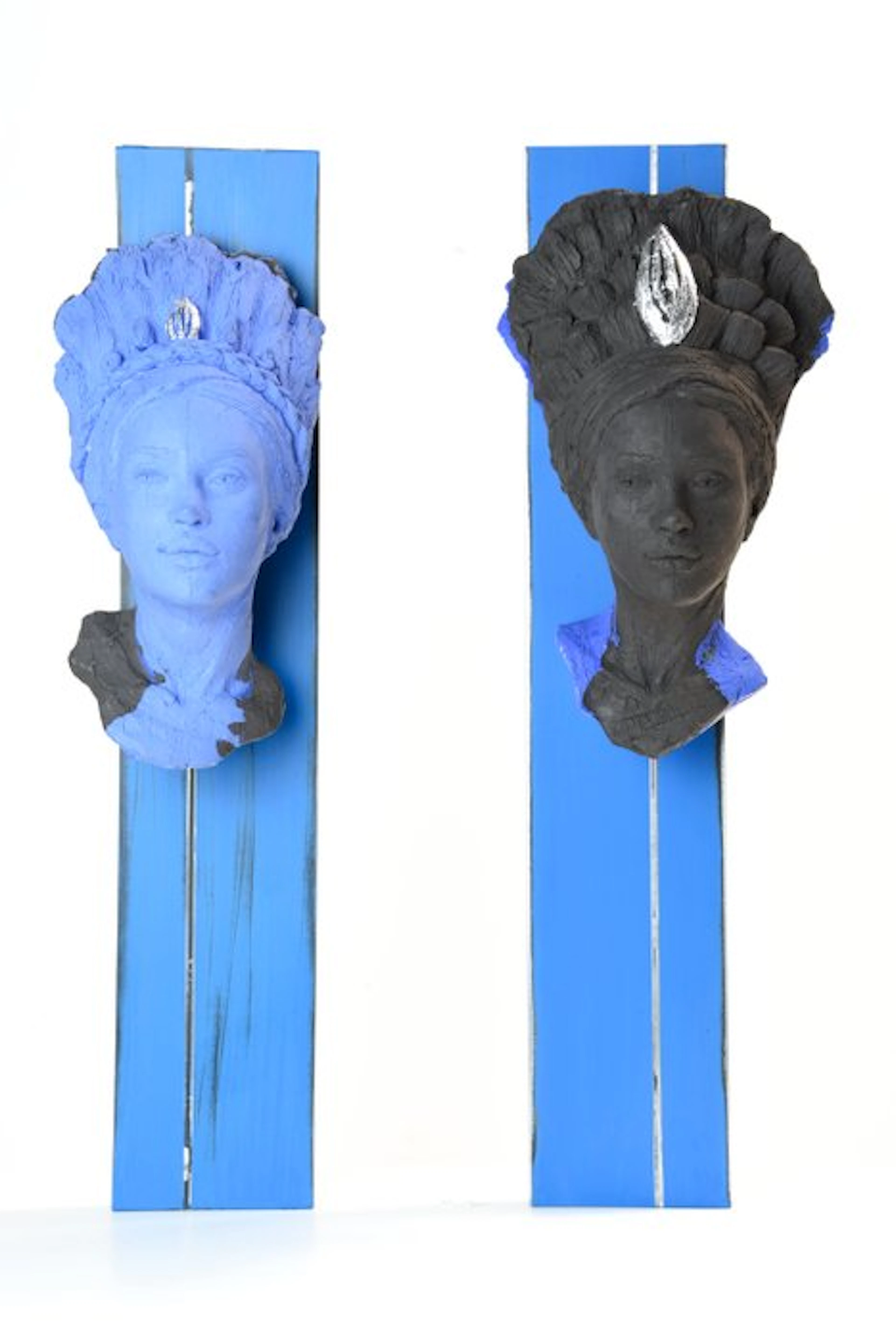 Francioni Mastromarino (1978) - Coppia di sculture blu da parete Matrilineare