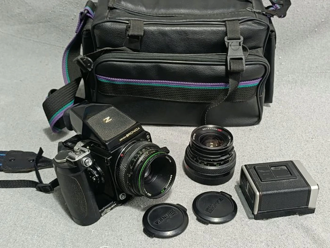 Bronica Zenza Bronica ETRS + 50mm + 75mm + acc. | Medium format camera