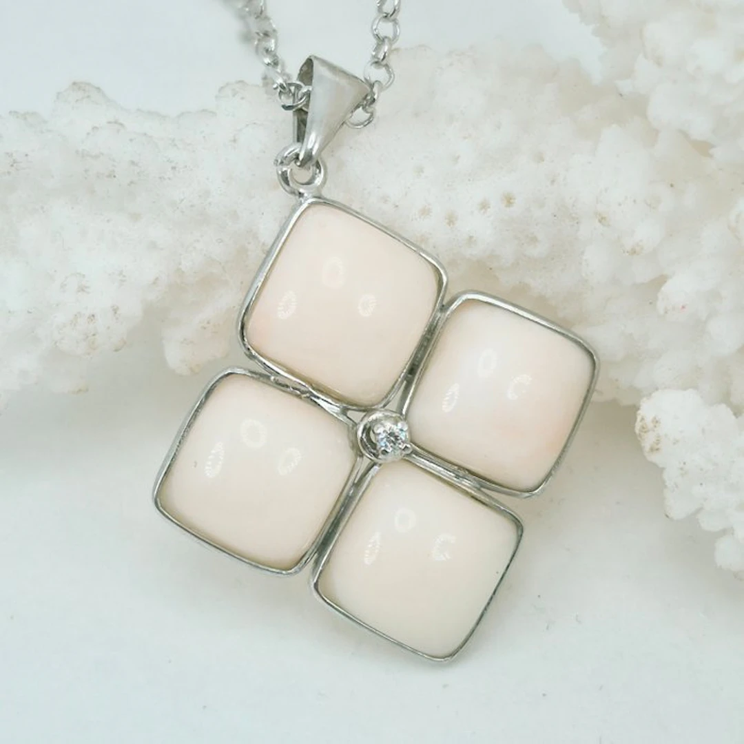 Coral - Silver - Necklace with pendant - PINK CORAL