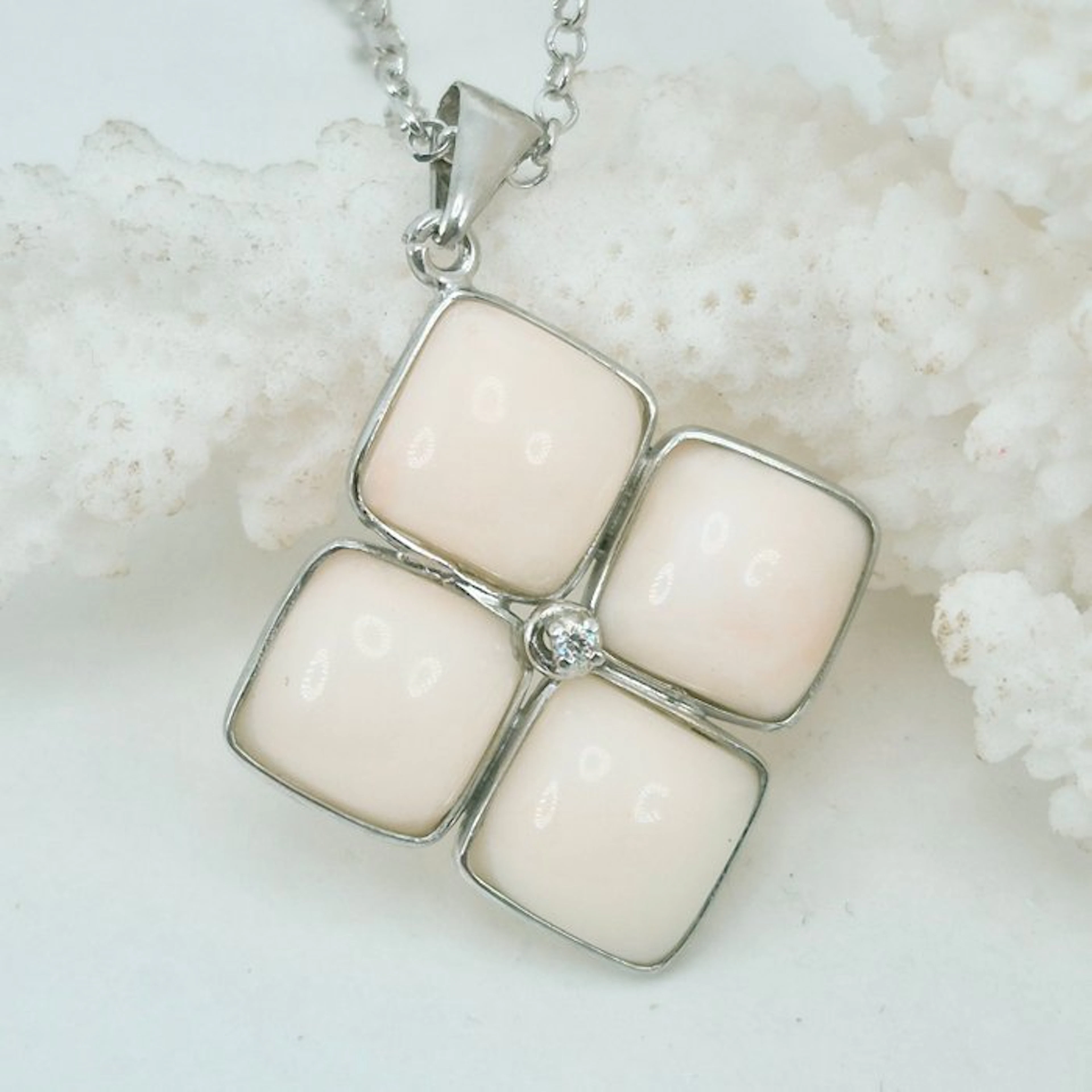 Coral - Silver - Necklace with pendant - PINK CORAL