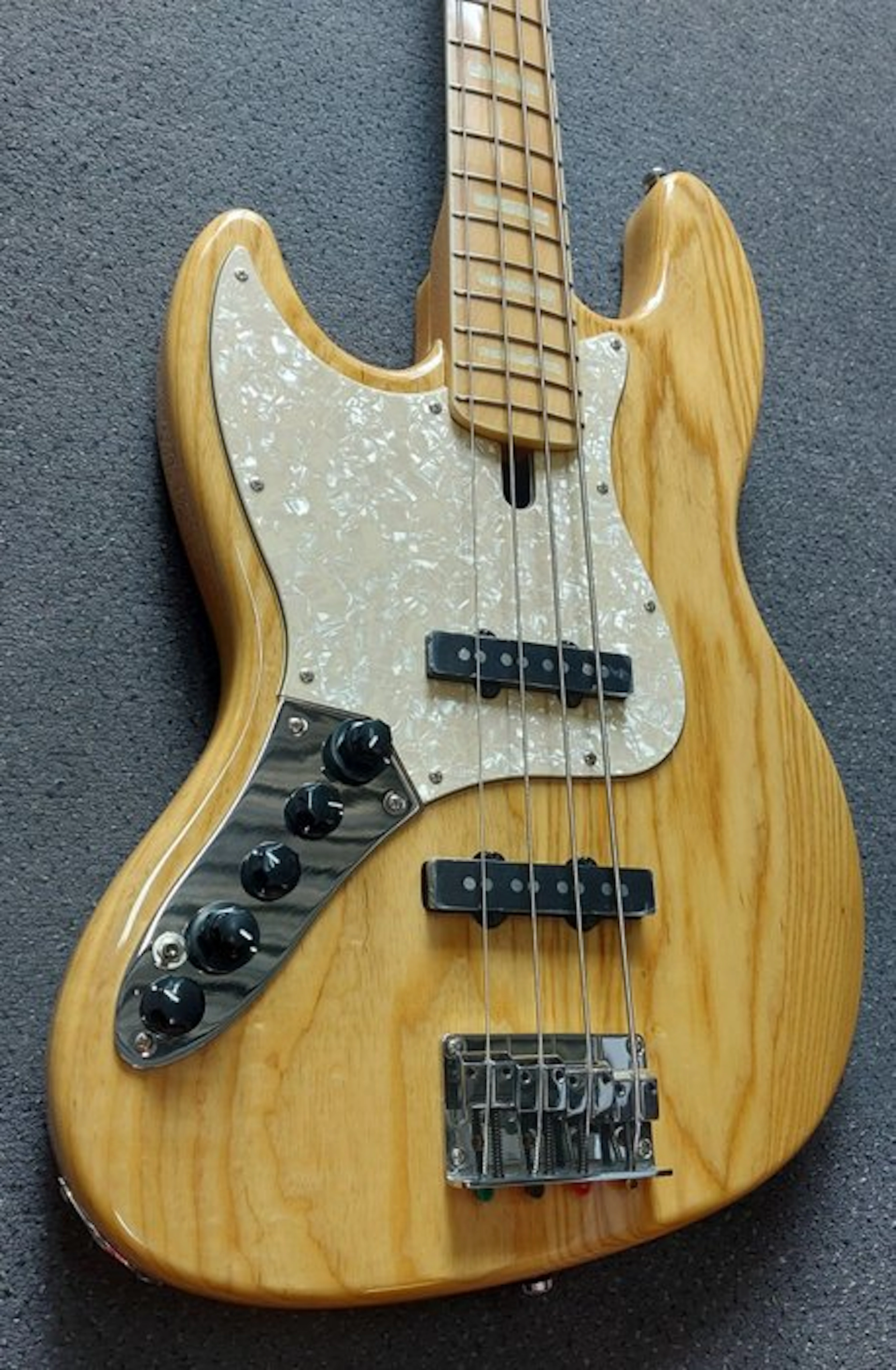 Sire Marcus Miller - V7 Vintage swamp ash natural