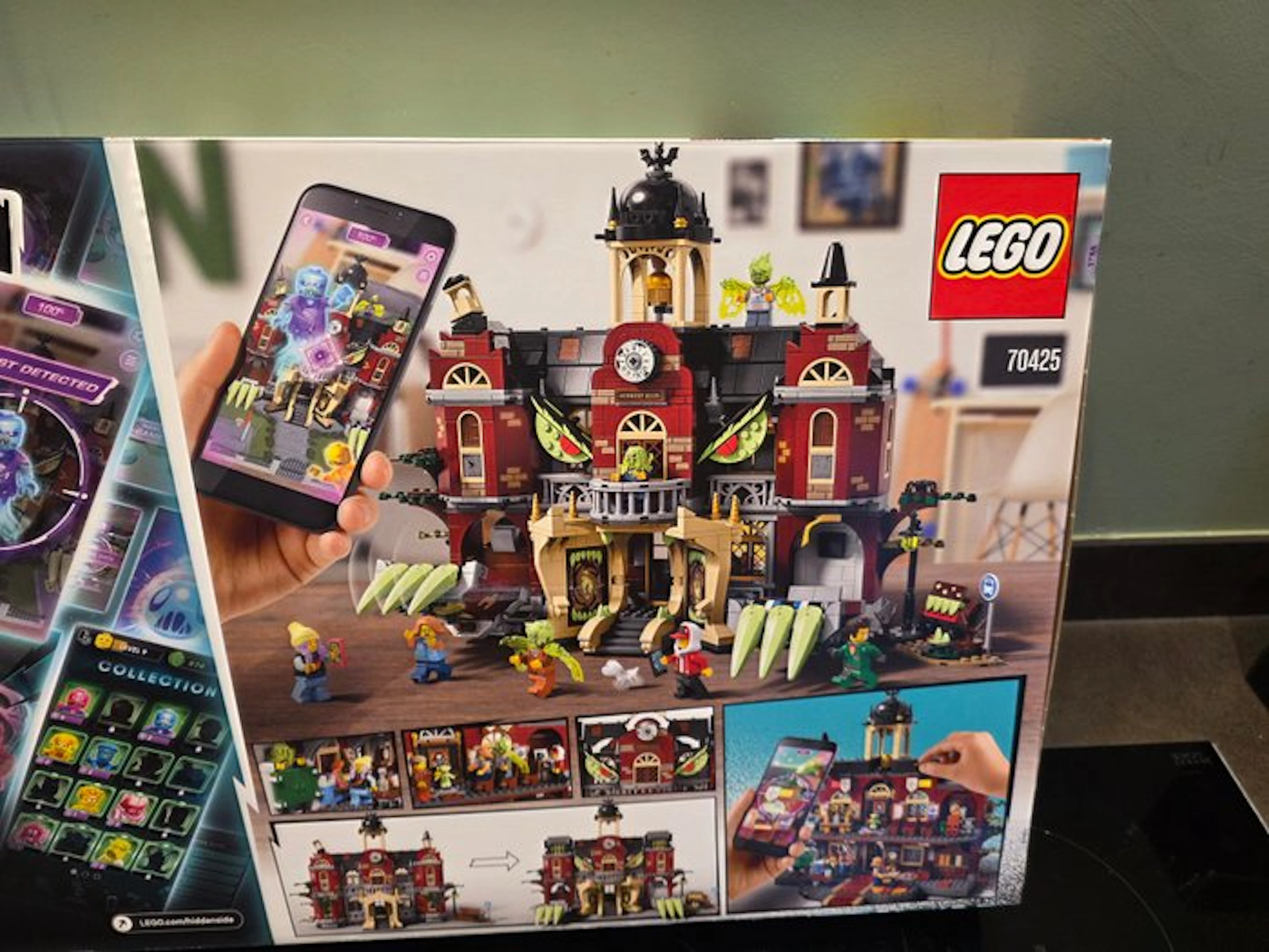 LEGO Set - 70425 - Hidden Side - De Newbury Spookschool
