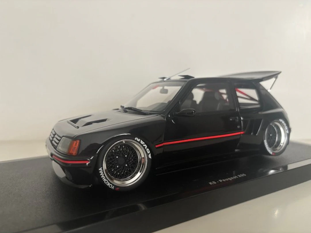 Otto Mobile 1:18 - Model car - Peugeot 205 Khyzyl Saleem
