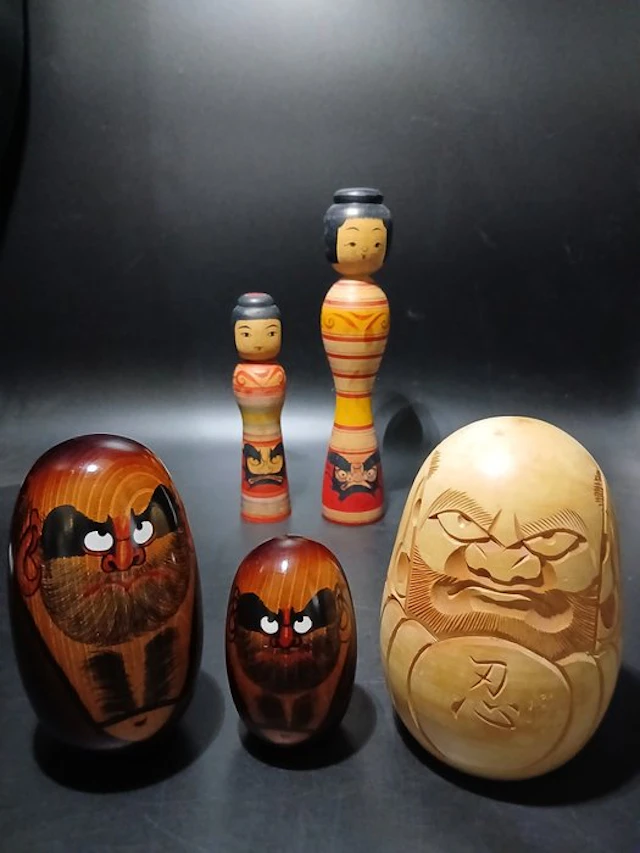 Prachtige 5-delige collectie handgemaakte houten Kokeshi...