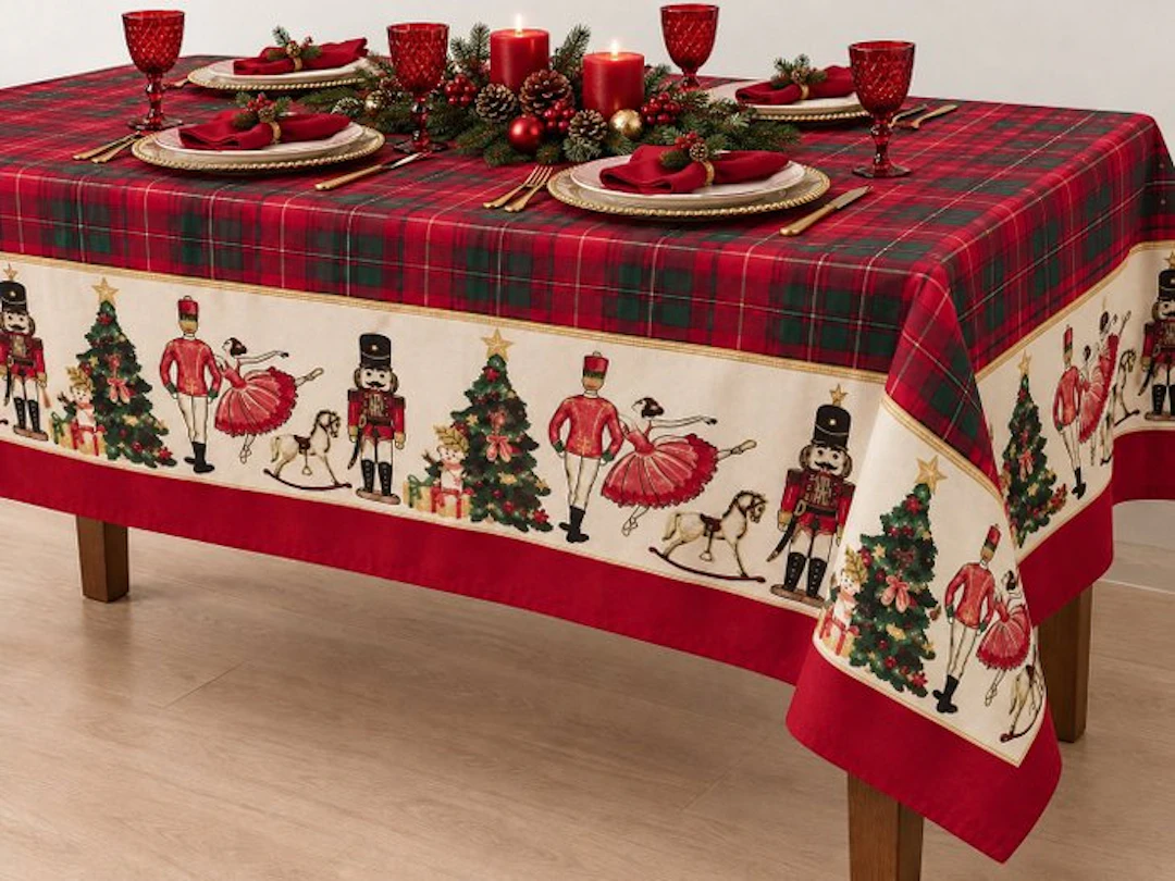 The Christmas Ball - Tablecloth - 2.4 m - 1.4 m