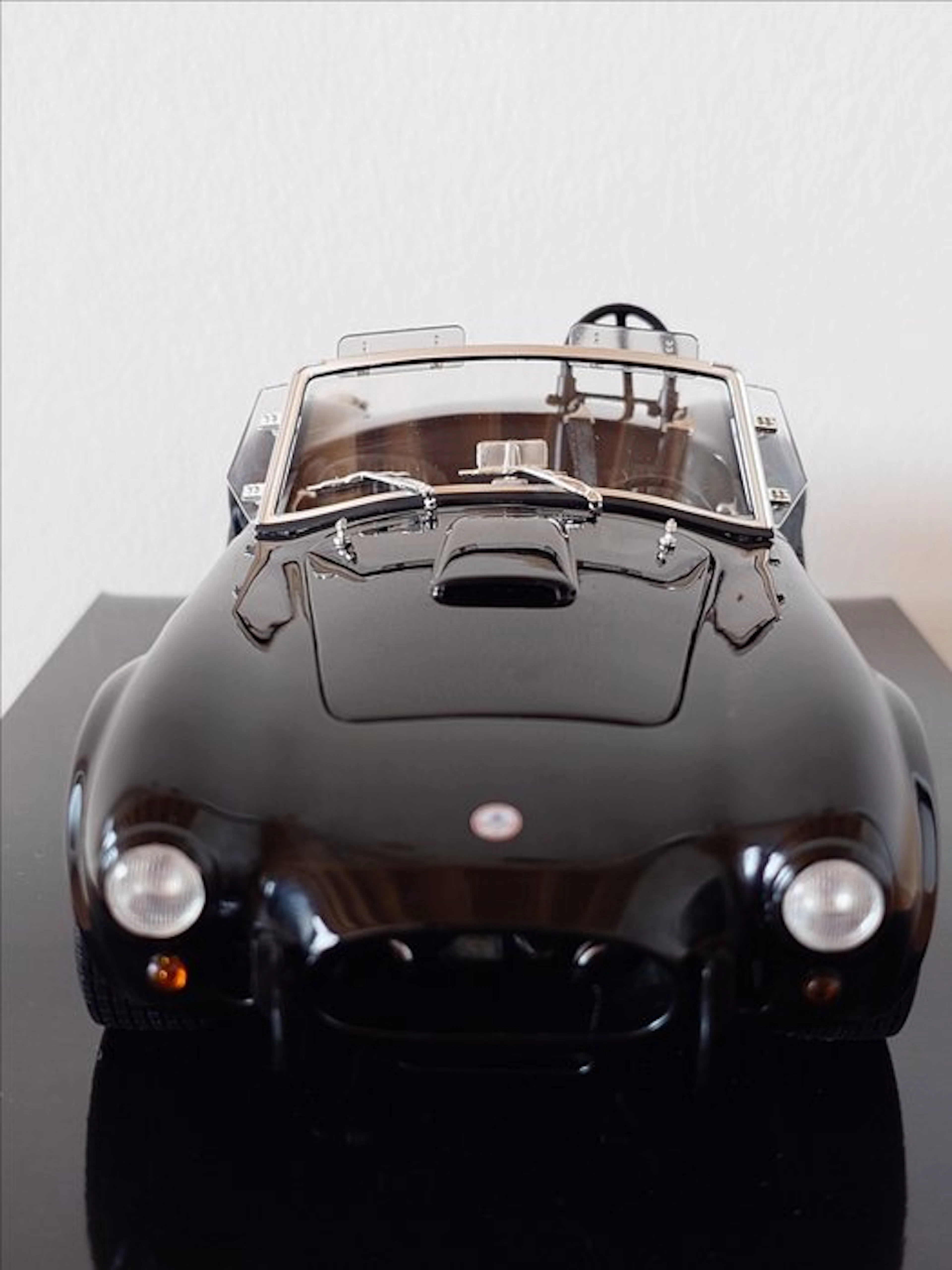 Kyosho 1:18 - Model car - Shelby Cobra 427 S/C