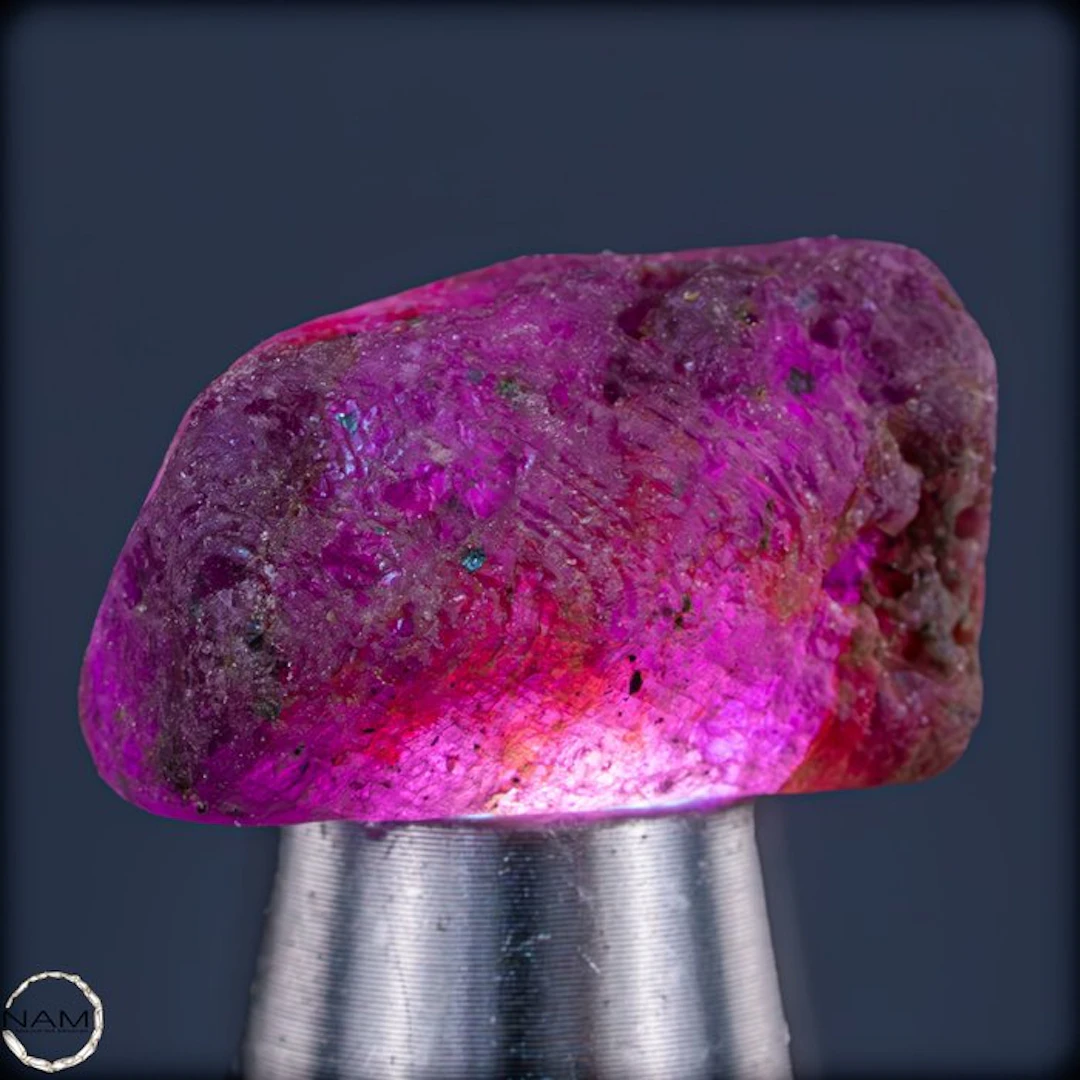 Natural padparadscha-colored sapphire – exceptionally...