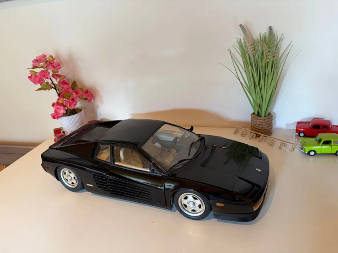 Pocher 1:8 - Model car - Ferrari Testarossa