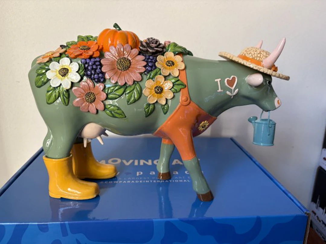 Cow Parade. Cowparade. Moolissa the Florist. Large. - Figurine - Poly Resin