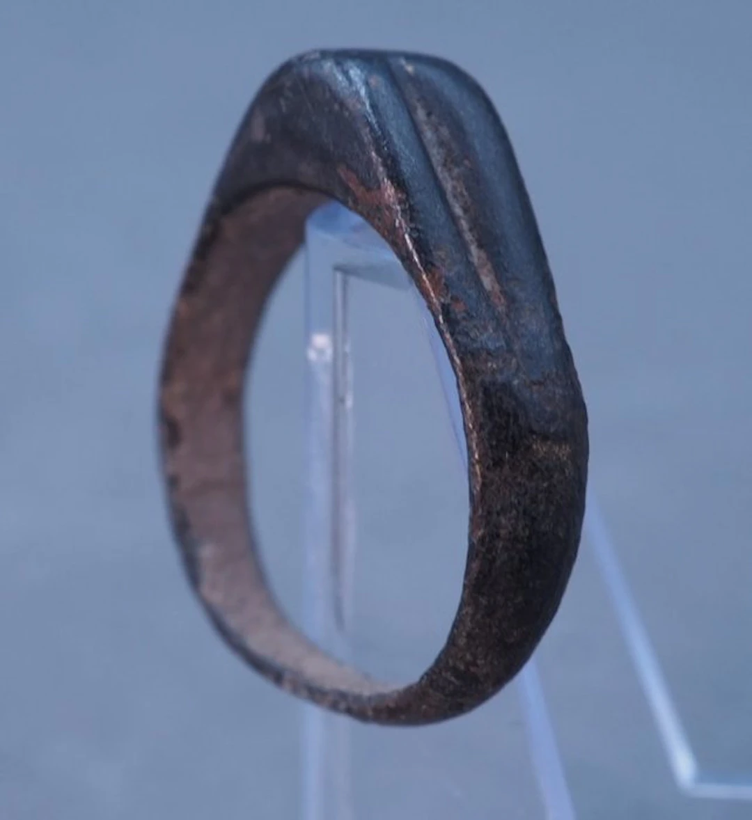 Ancient Roman Bronze finger ring - 16 mm (No reserve price)