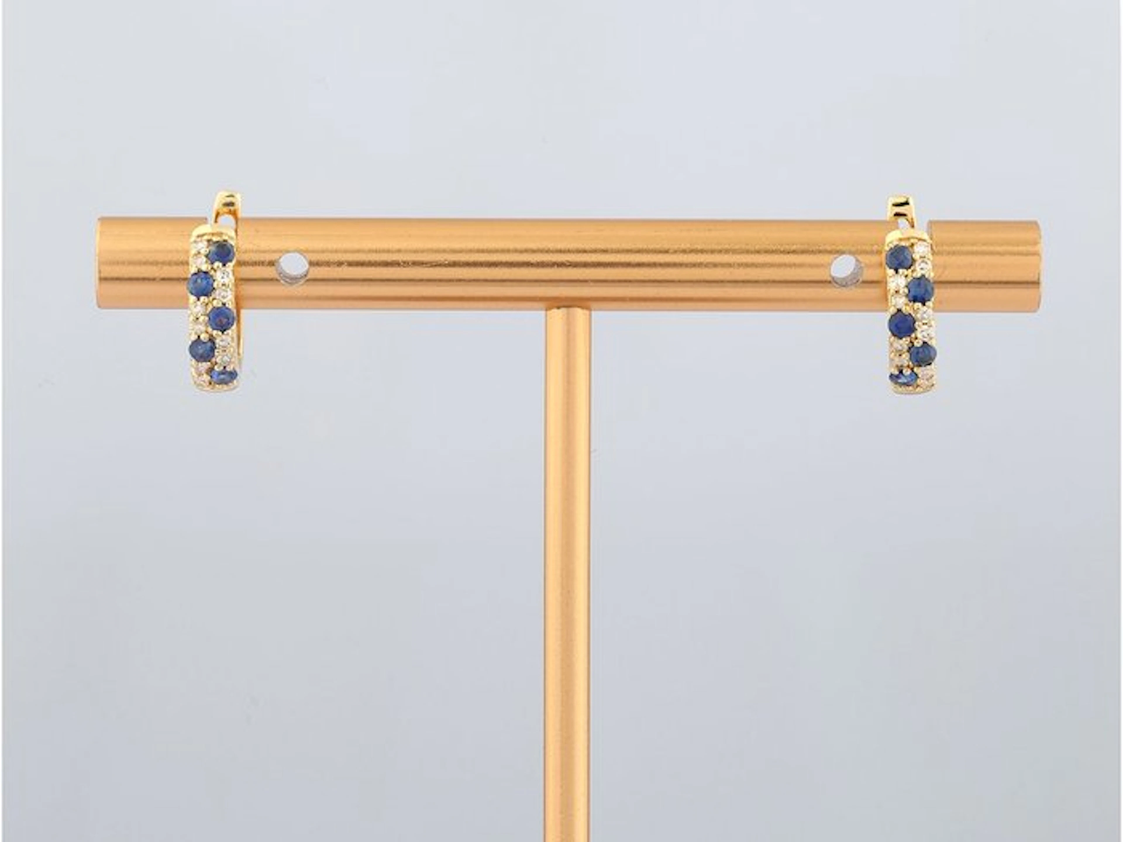 Earrings - 14 kt. Yellow gold - 0.39ct. tw. Sapphire - Diamond