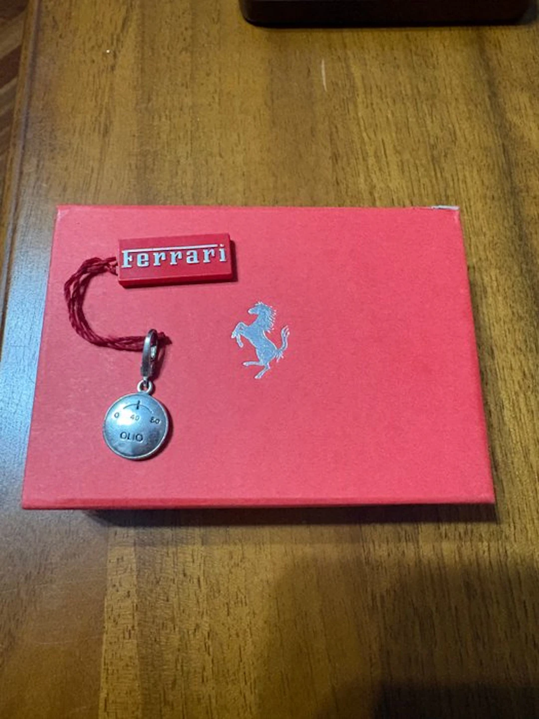 Badge - Ferrari - Ciondolo in argento Ferrari con cofanetto - 2020