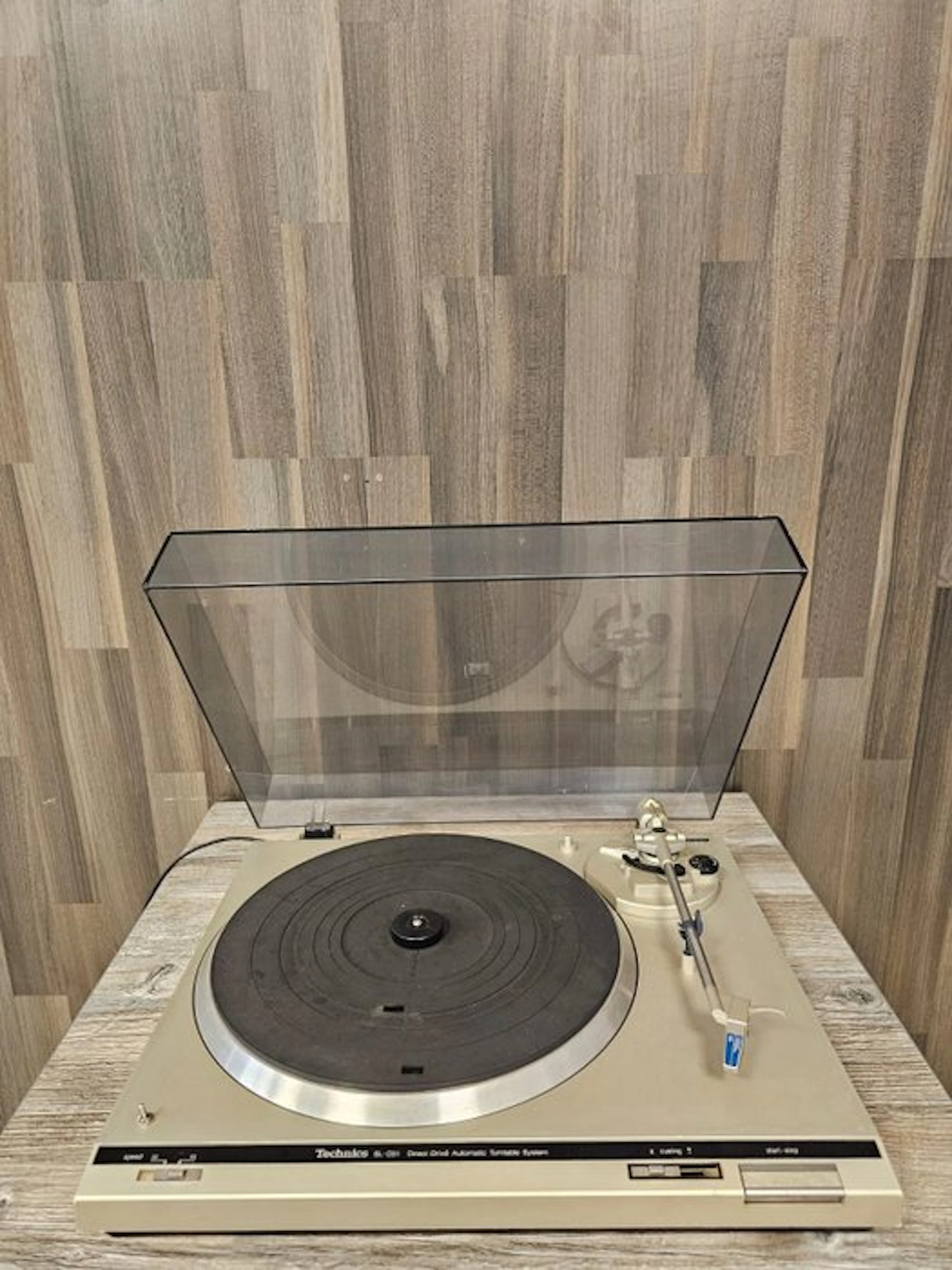 Technics - SL-D31 Automatic Direct-Drive Turntable