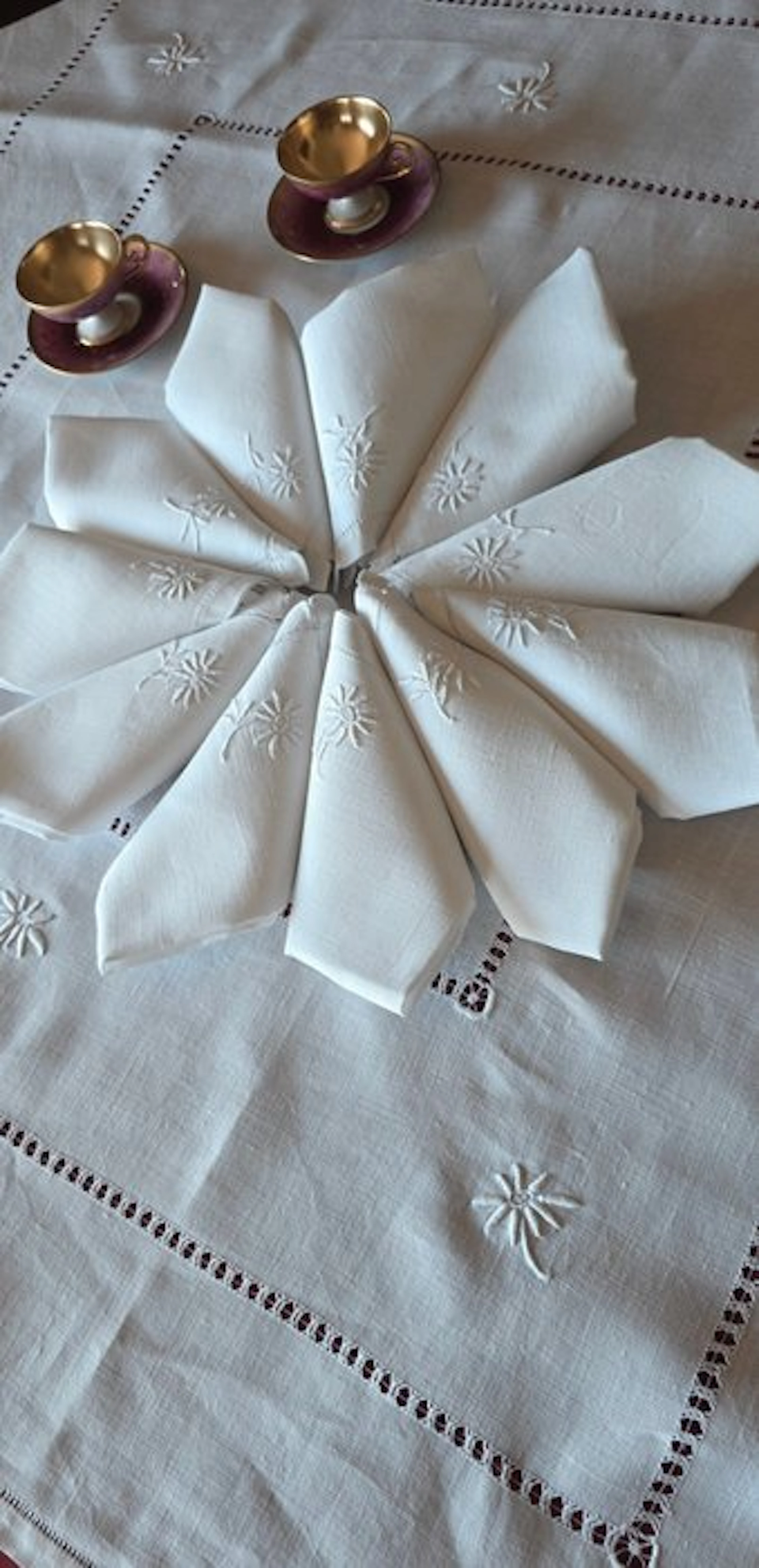 Tea tablecloth with 11 napkins. - Napkin (12) - 100 cm - 100 cm