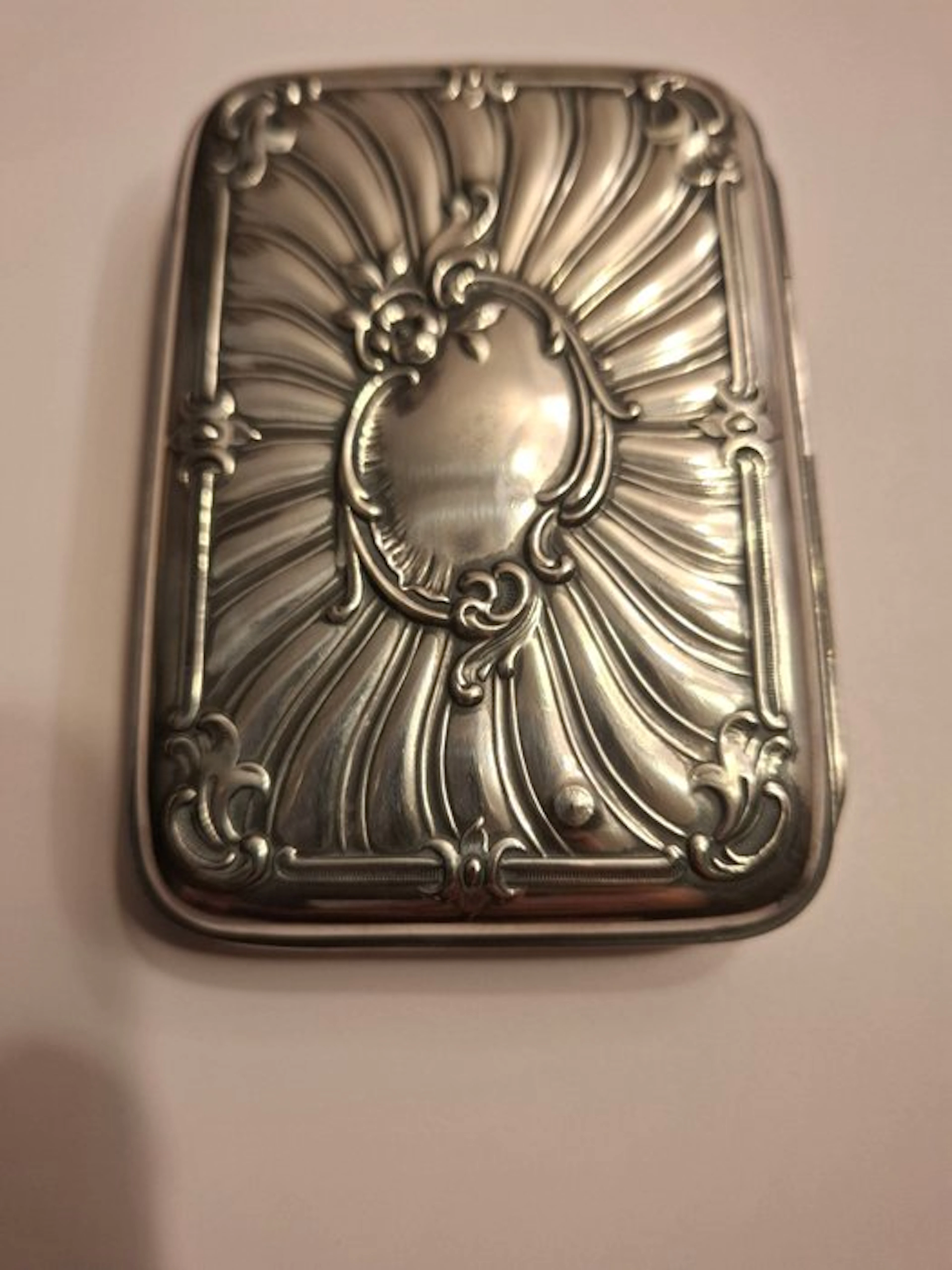 Cigarette case - View punch - Box with punch