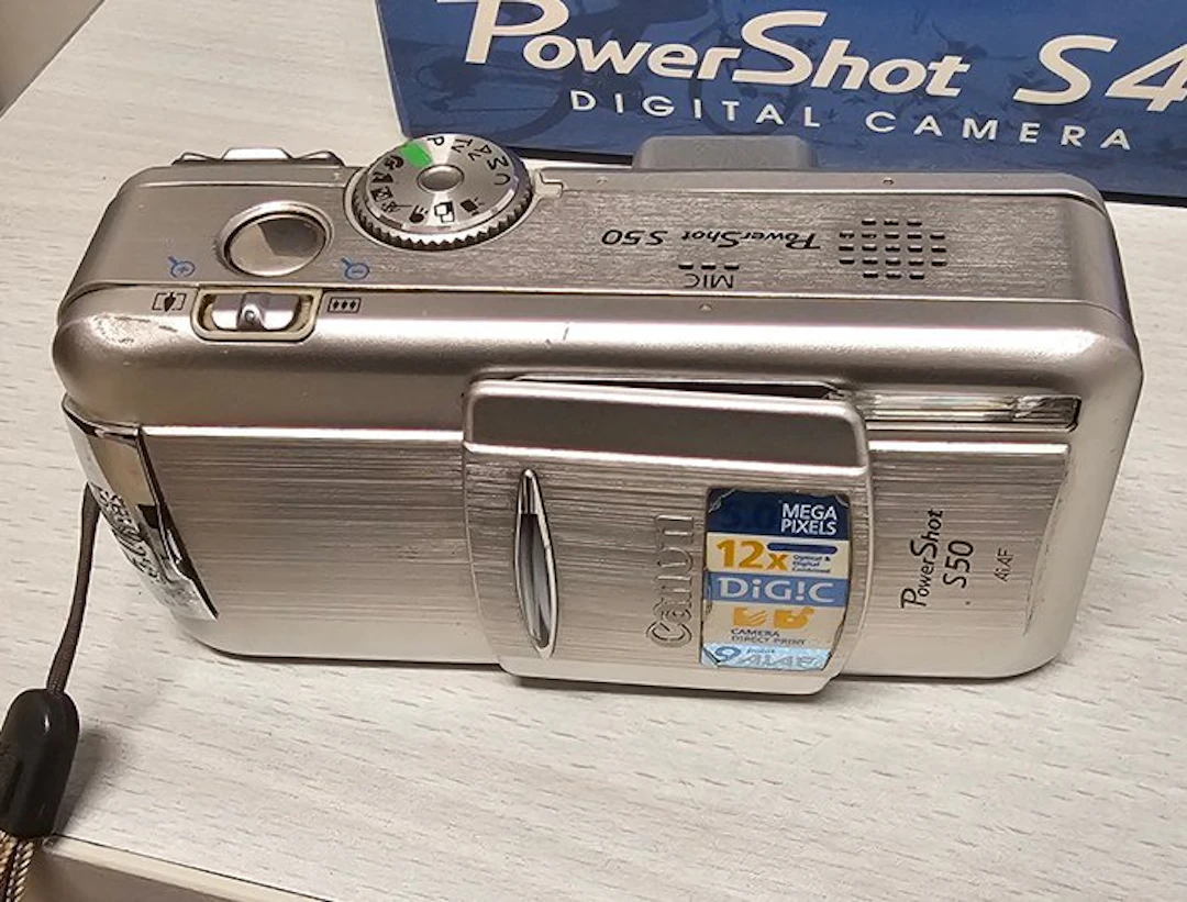 Canon PowerShot S50 Digital compact camera