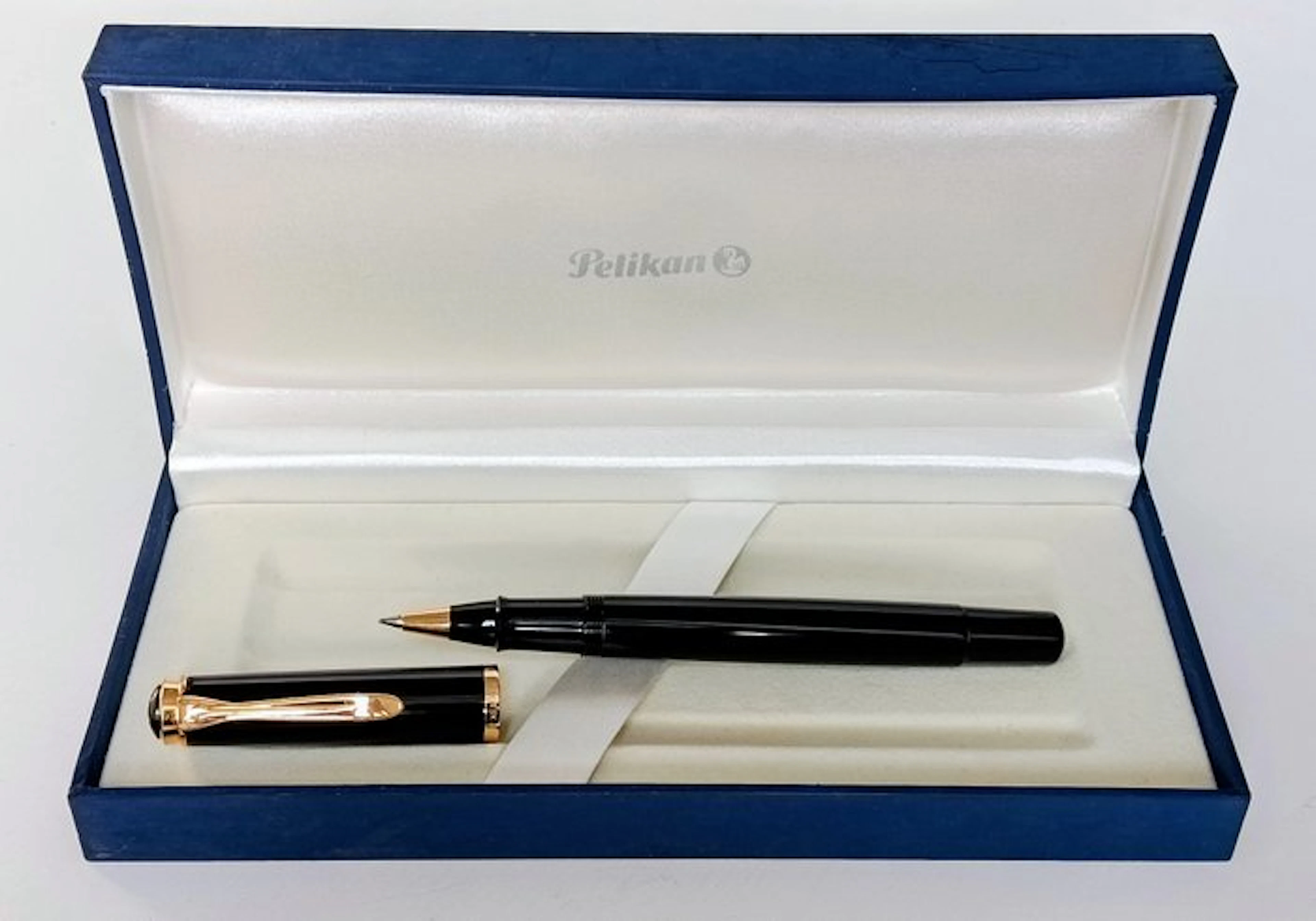 Pelikan - R400 - No reserve price - Pen
