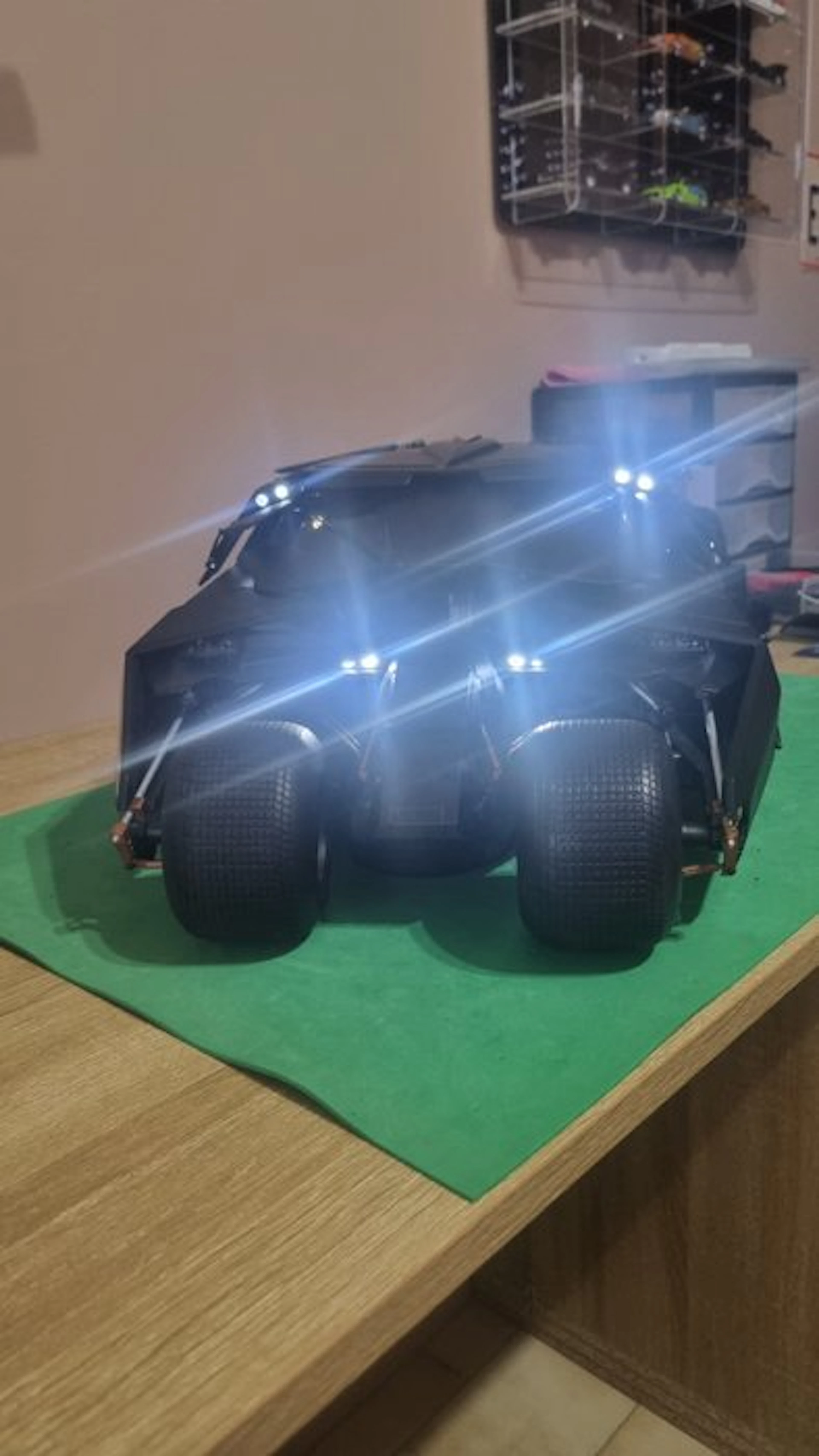 Hachette 1:8 - Model car - Tumbler (The Dark Knight Trilogy)