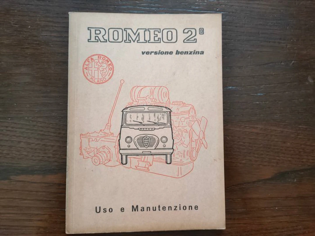 Book - Alfa Romeo