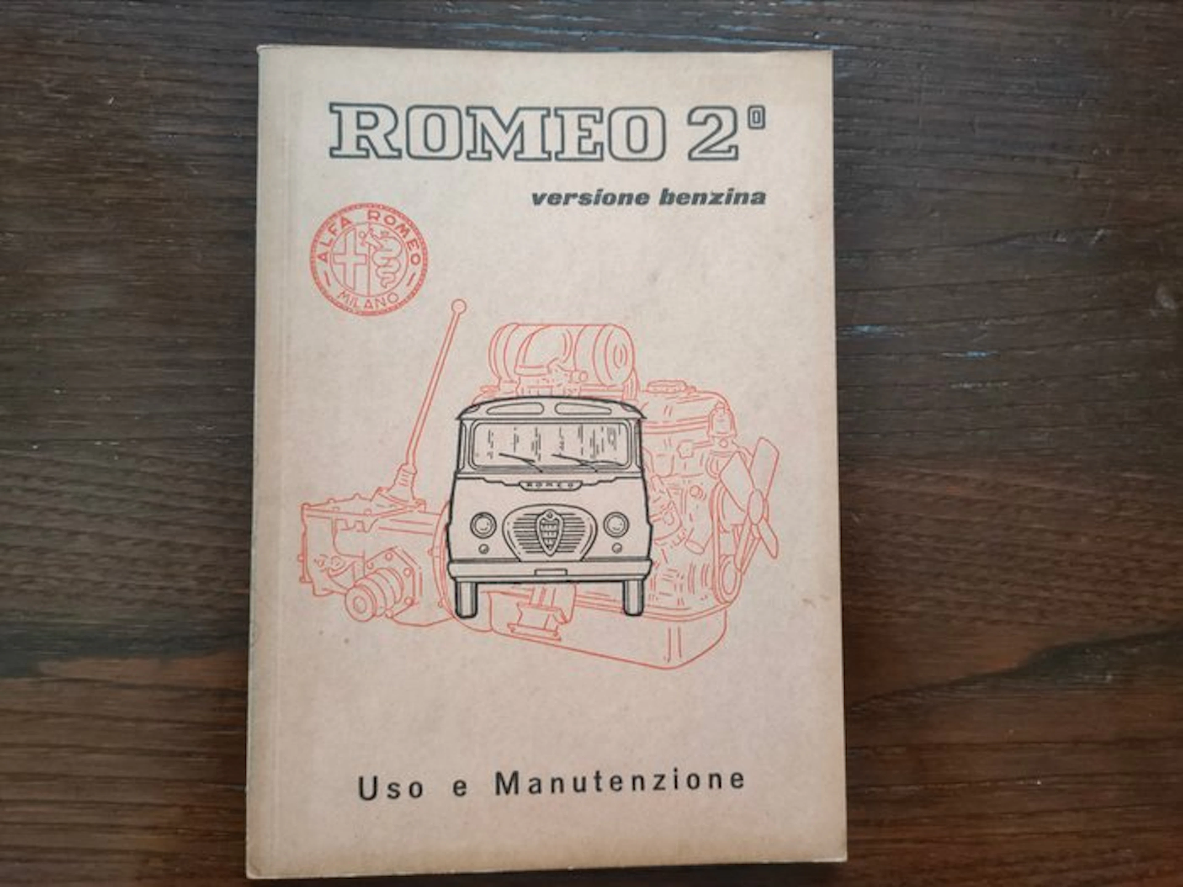 Book - Alfa Romeo
