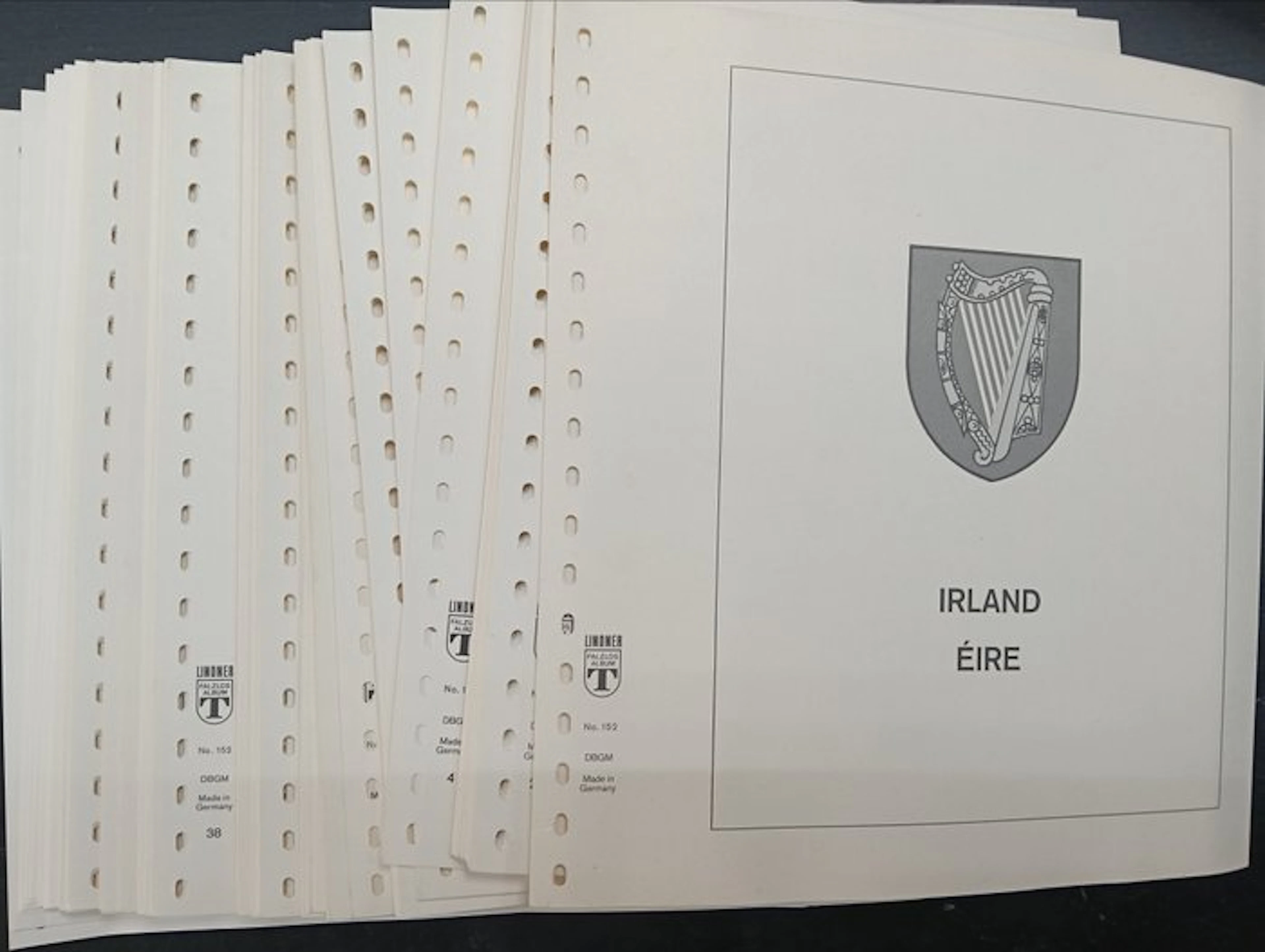 Ireland 1922/1991 - A whole stack of Ireland lidner falslos pages