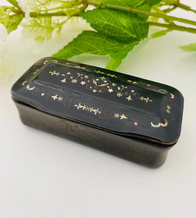 Snuff box - Napoléon III (1850-1870) - Hoorn - Mother-of-Pearl - France
