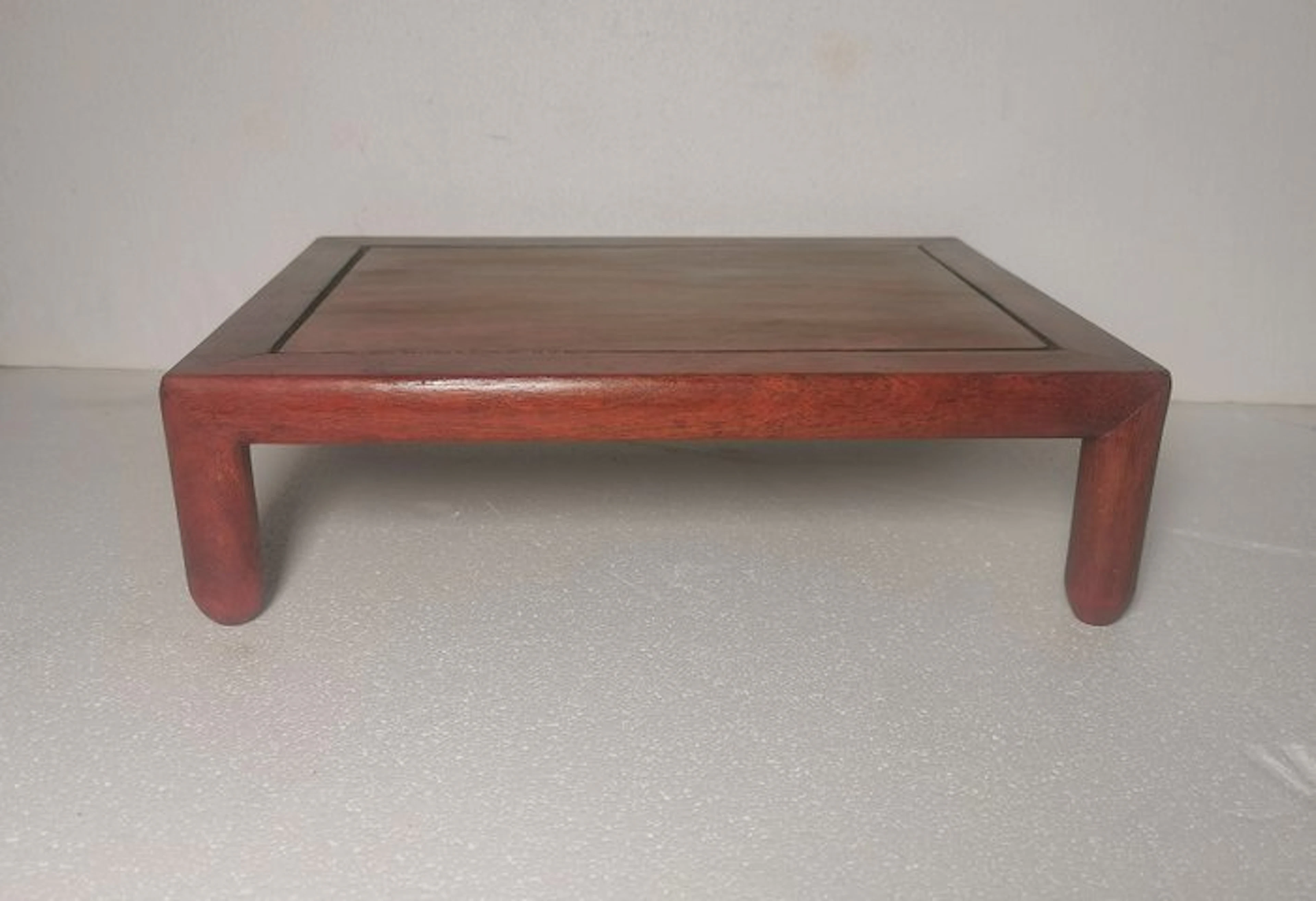 Stand - Hardwood (huali) - China (No reserve price)