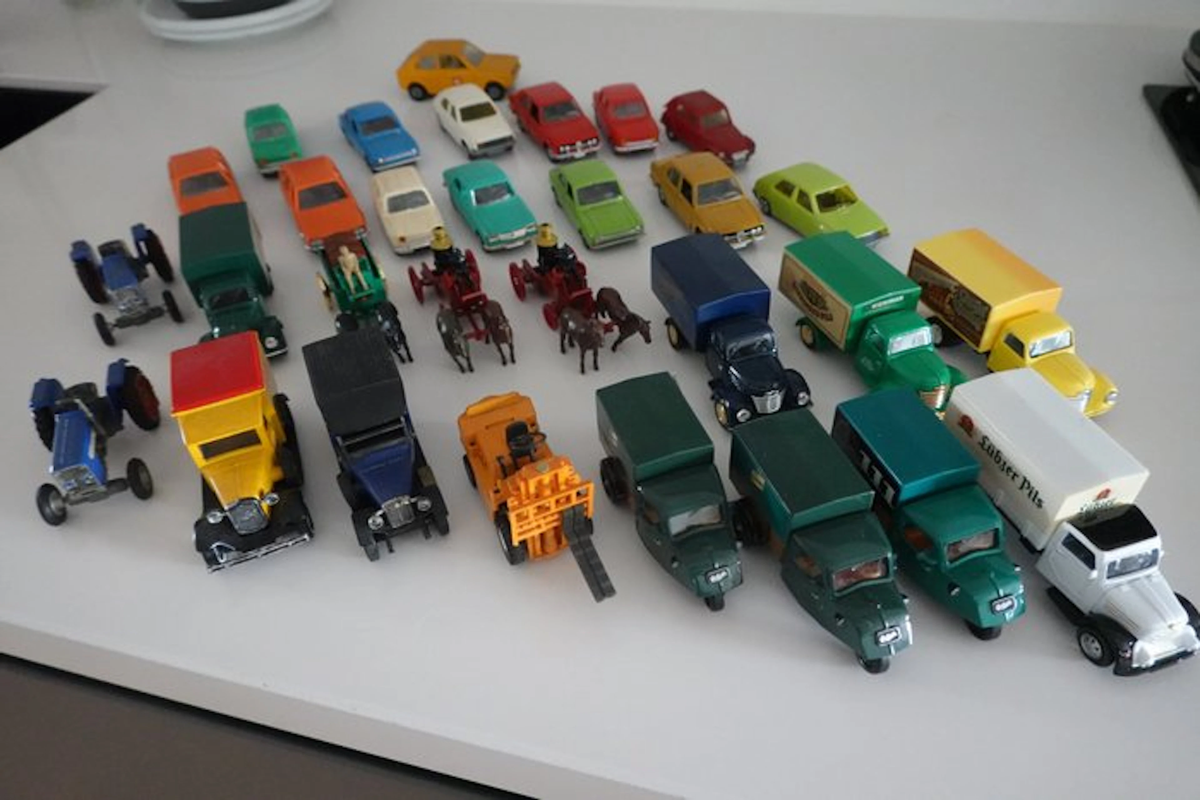 Norev, Mebetoys, Matchbox, Corgi, diversen 1:43 - Model car (30)