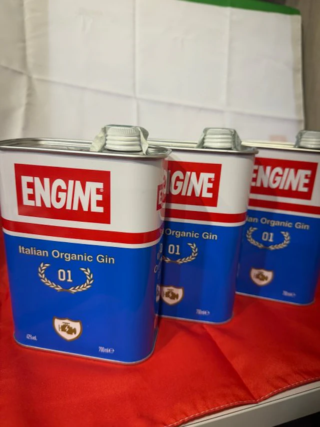 Engine - Italian Organic Gin 01 - 700ml - 3 bottles