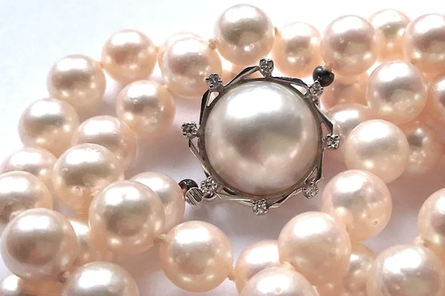 String of beads 18 kt white gold - Akoya pearls up to 9...
