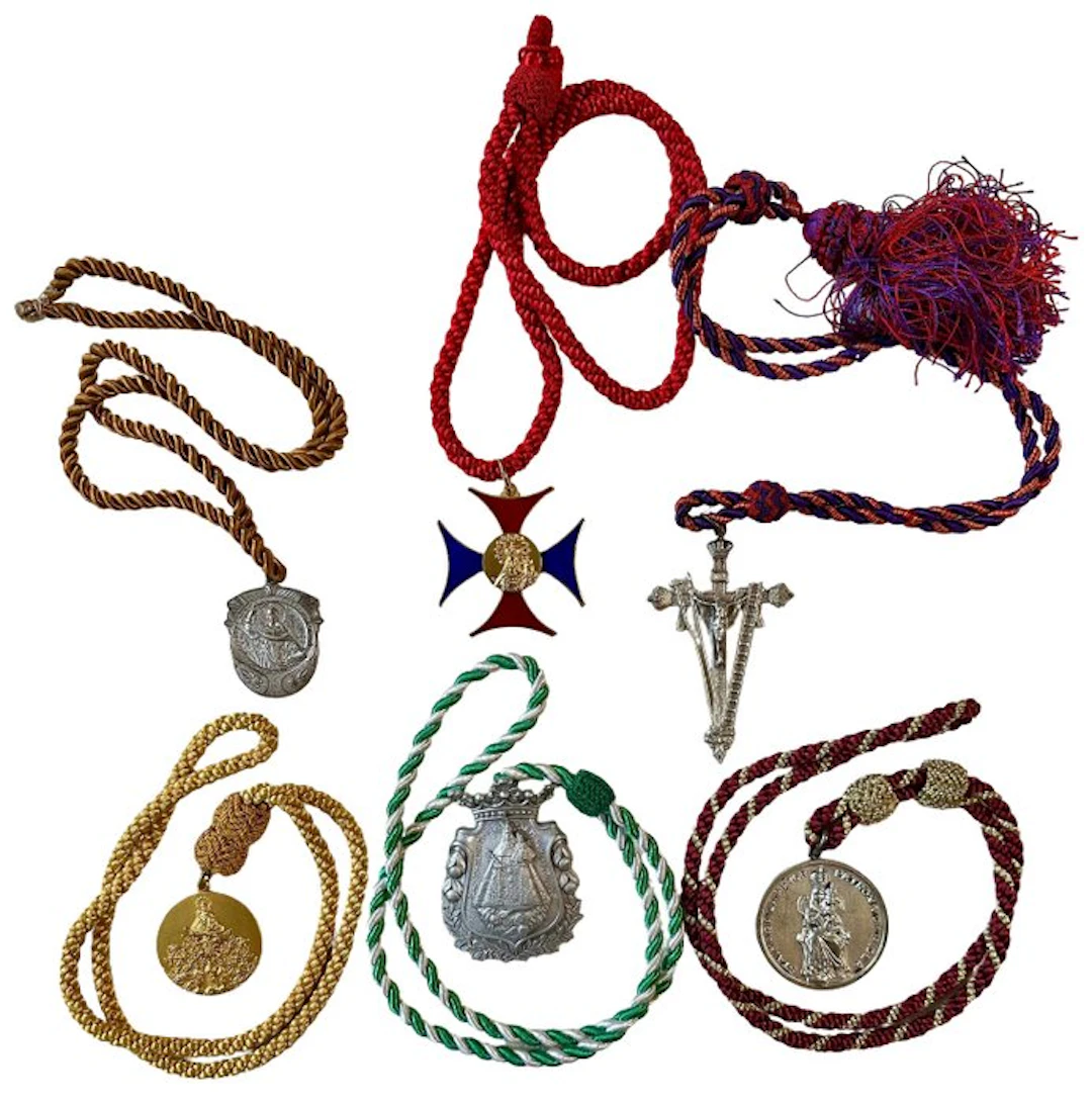 6 vintage devotional medallions from religious orders and...