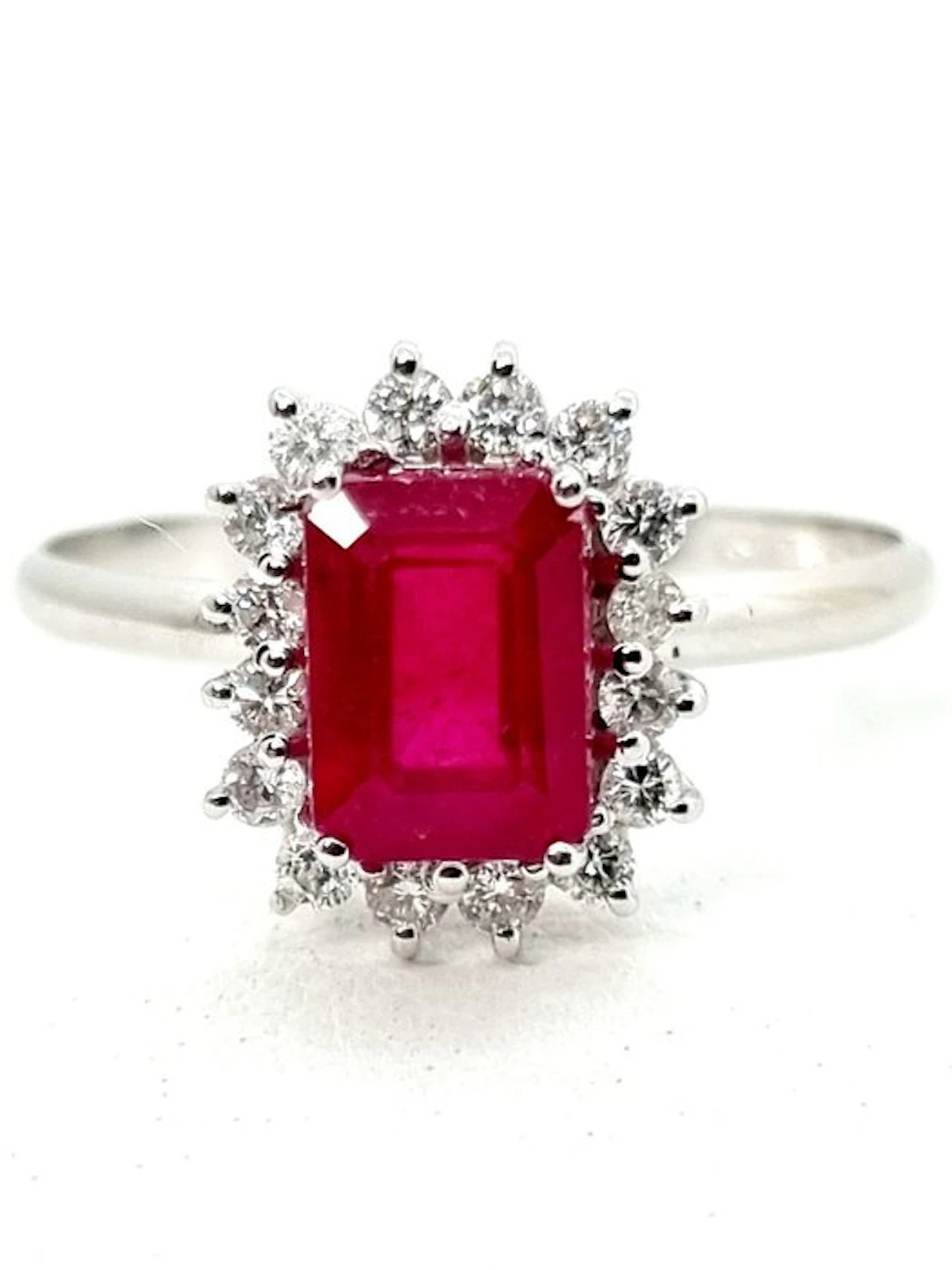 Ring - 18 kt. White gold Ruby - Diamond