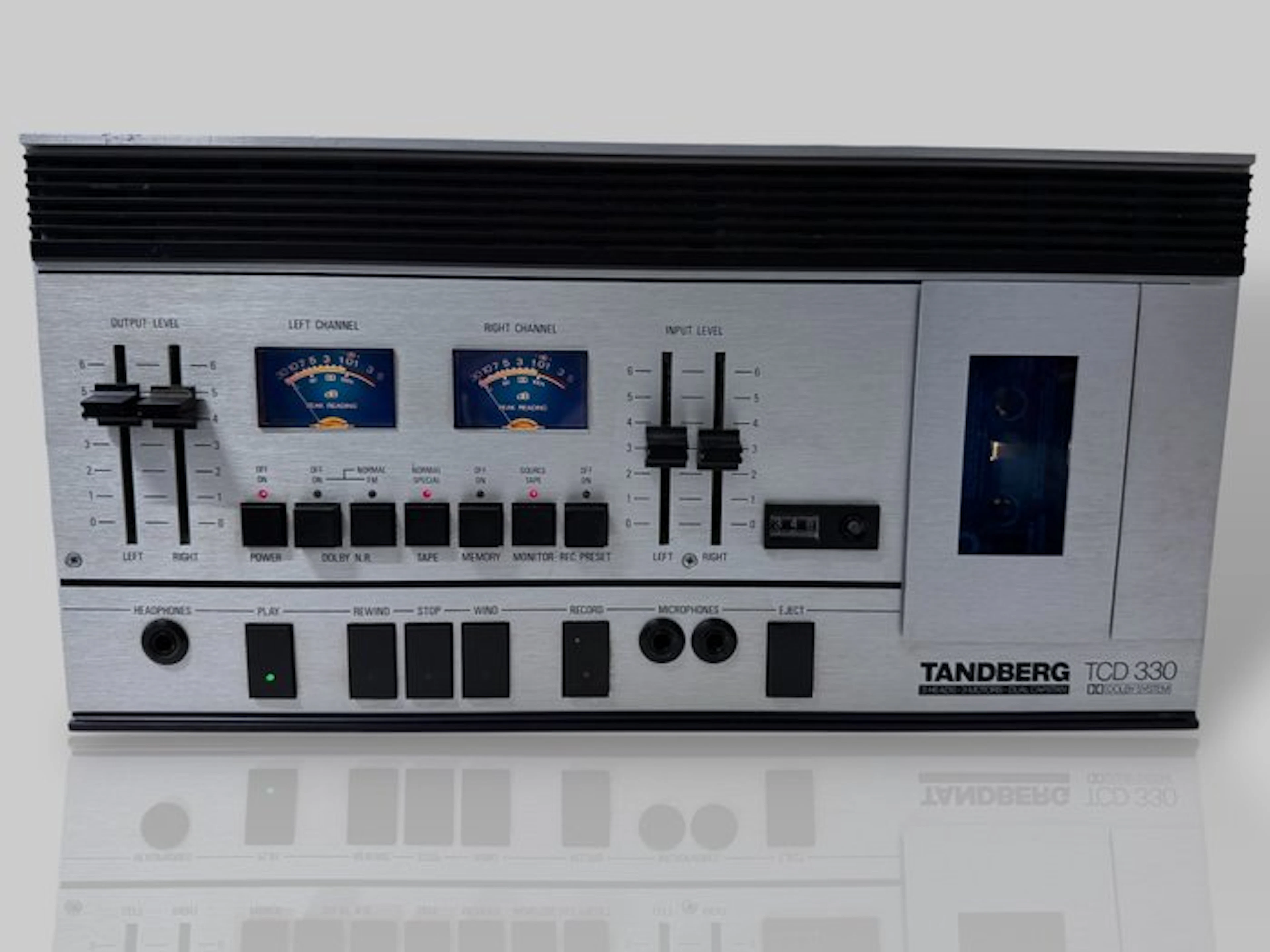 Tandberg - TCD 330 Audio-cassette deck