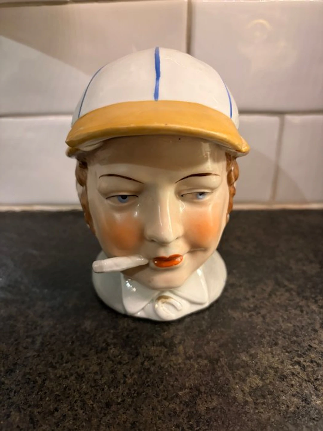 Tobacco jar - Faience