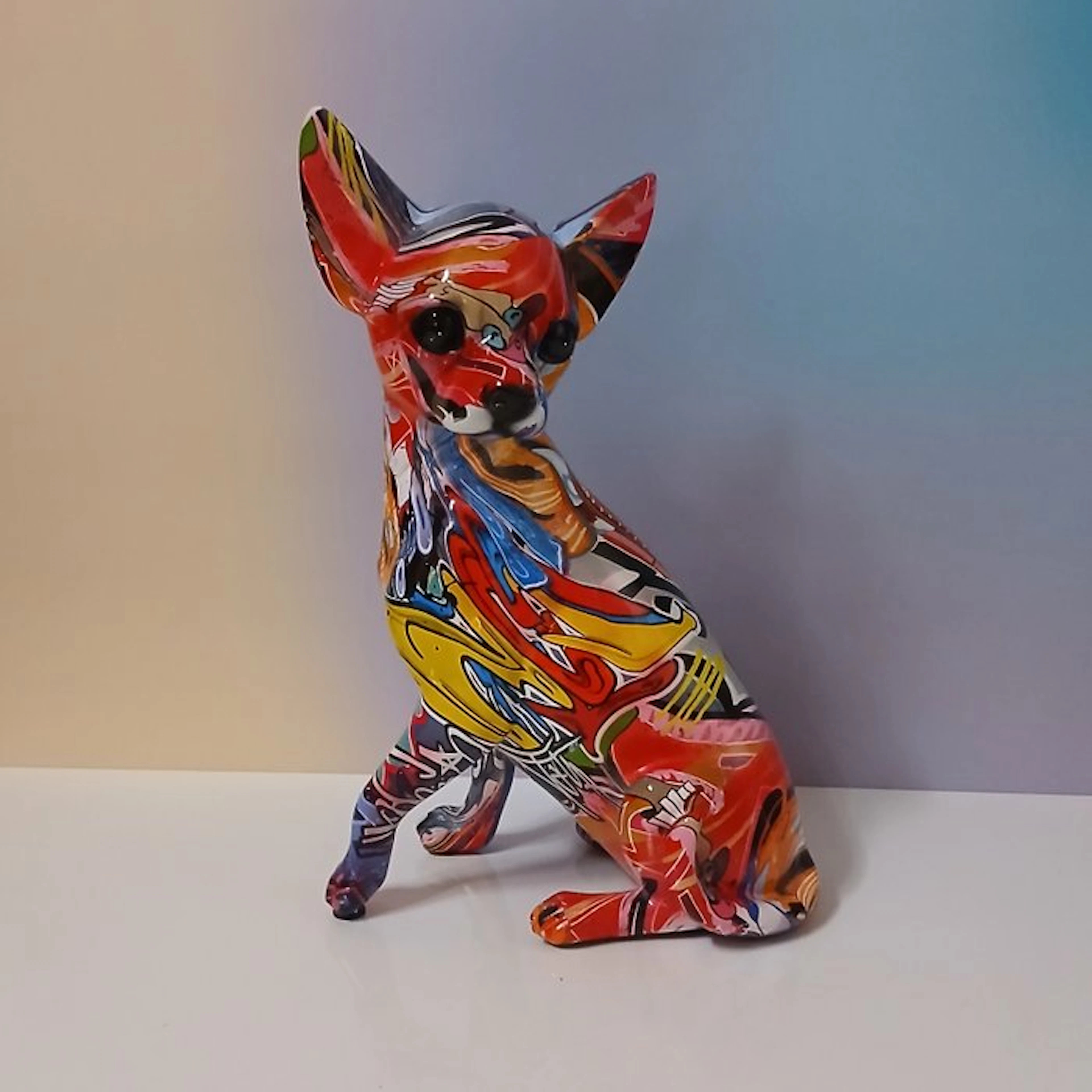 Figurine - Chihuahua avec un décor pop art - Resin