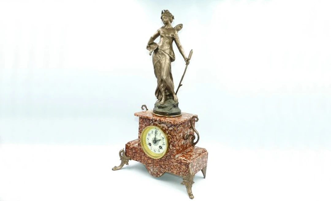 Figural mantel clock - Auguste Moreau - Spelter, Marble - 1850-1900