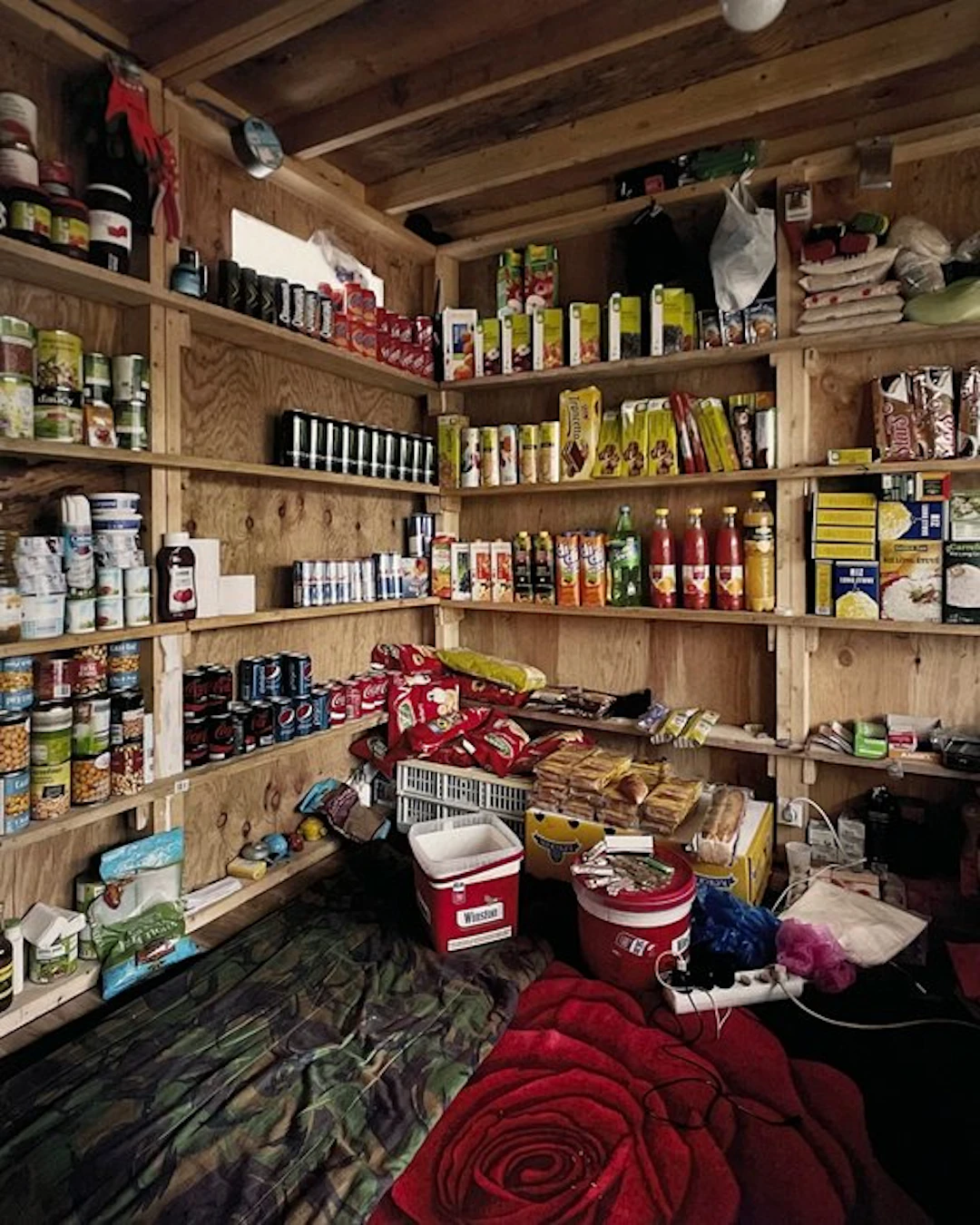 Bruno Fert (1971) - Épicerie d’Abdallah, 24 ans, Afgan. “Jungle” de Calais