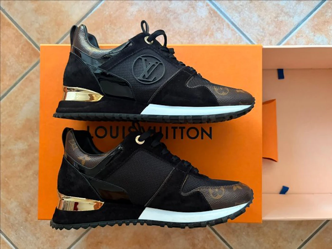 Louis Vuitton - Sneakers - Size: EU 39