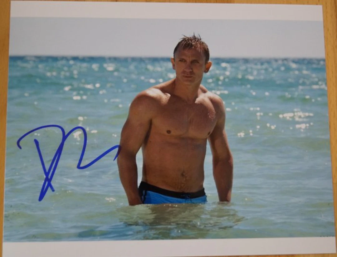 James Bond 007: Casino Royale - Daniel Craig as 007 - autograph
