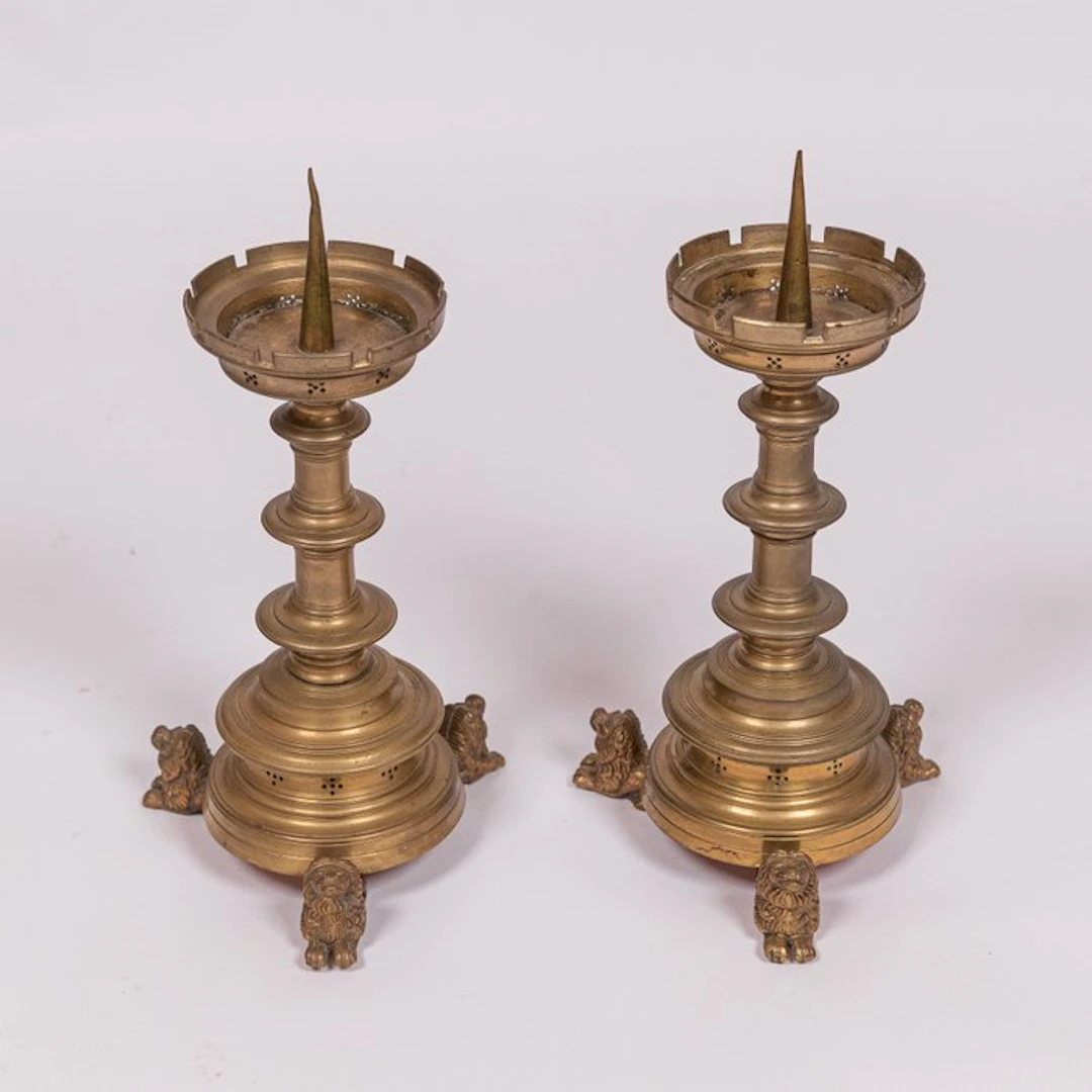Set of 2 church candlesticks, Neo-Gothic - Bronze - 1850-1900