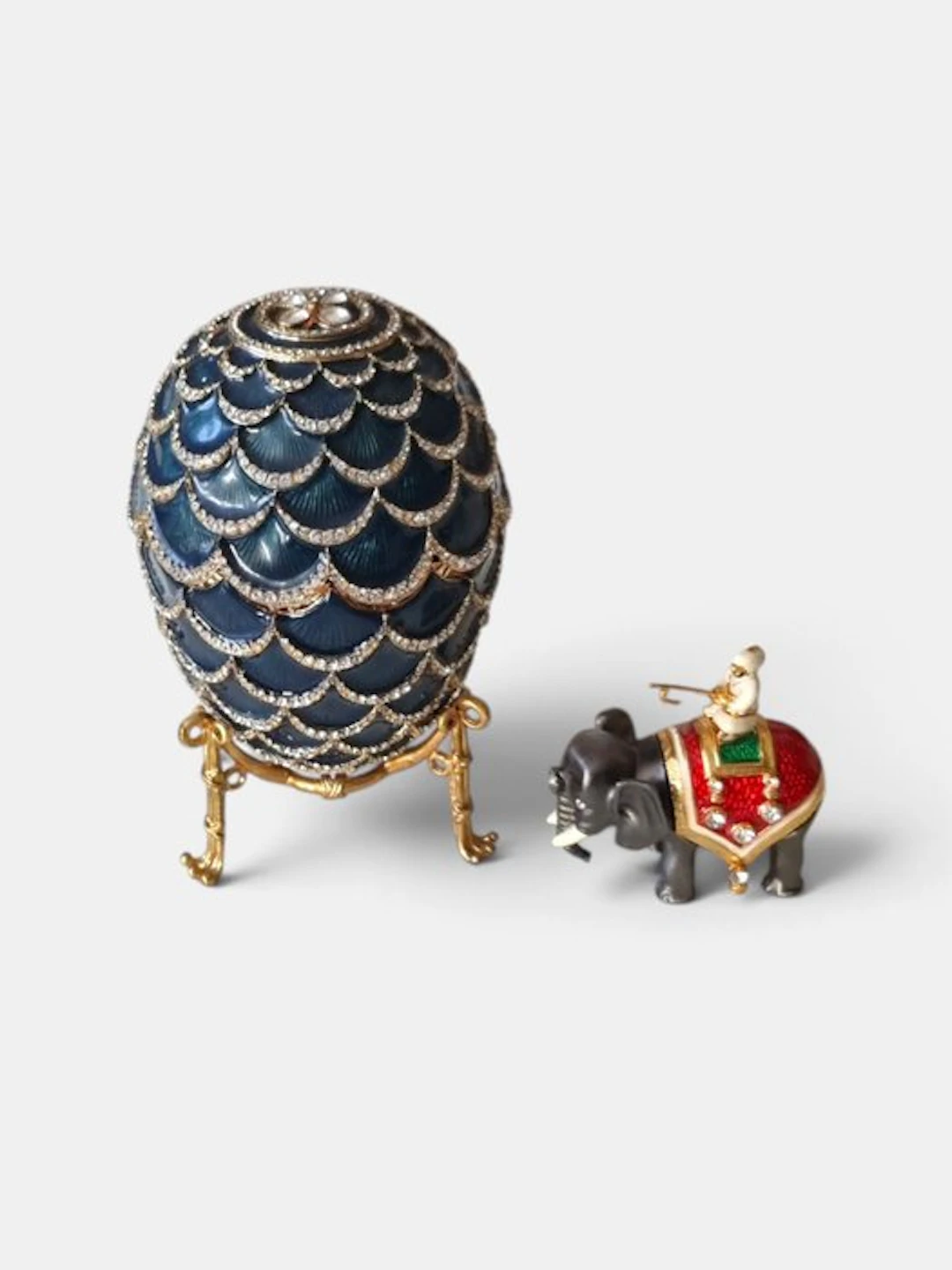 Fabergé egg - Egg 'Blue Imperial Pine Cone Egg' with more than 200 crystals