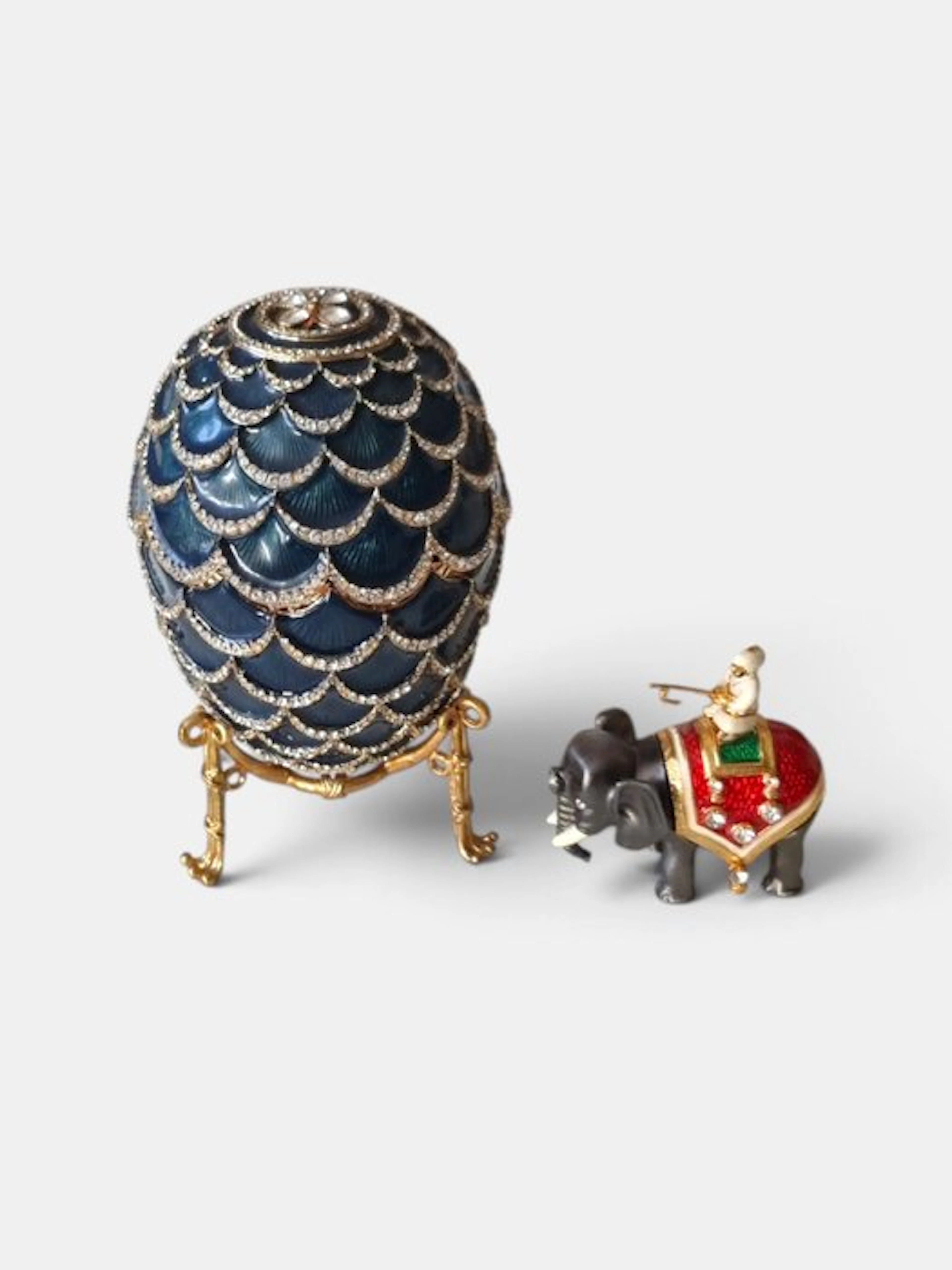 Fabergé egg - Egg 'Blue Imperial Pine Cone Egg' with more than 200 crystals