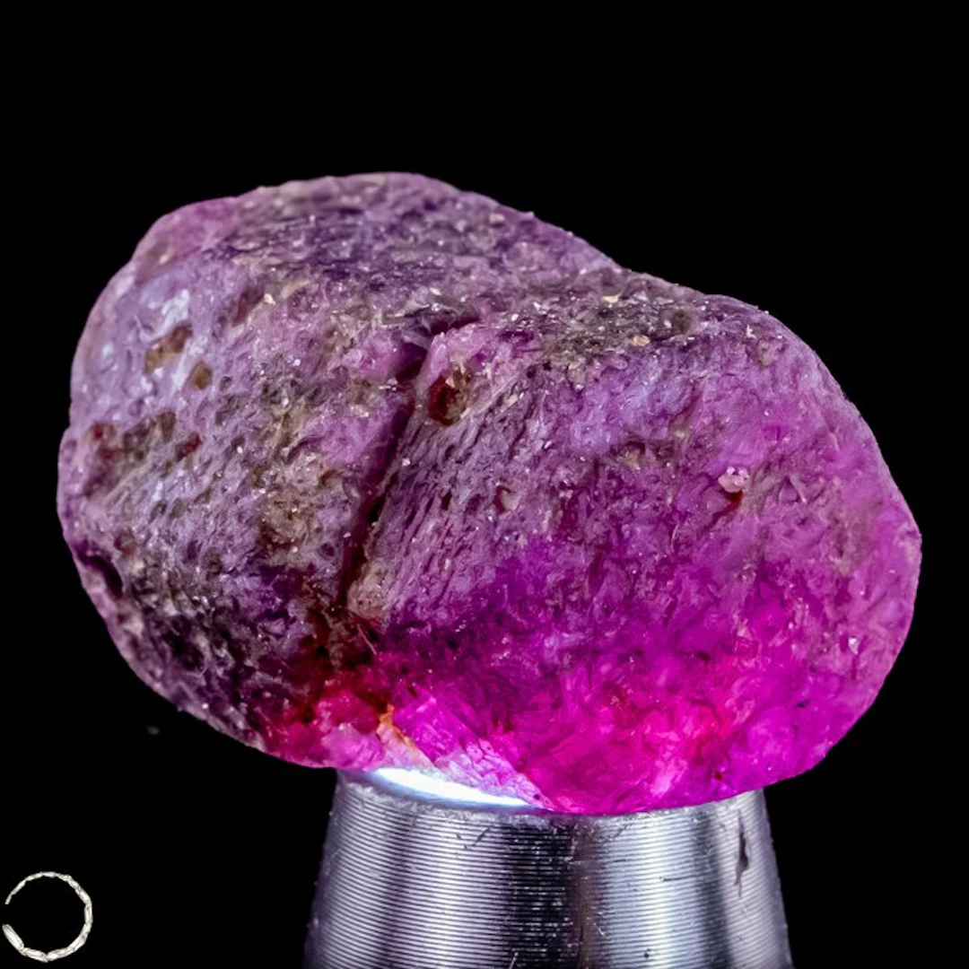 Natural, rarer Padparadscha sapphire – Rough crystal with...