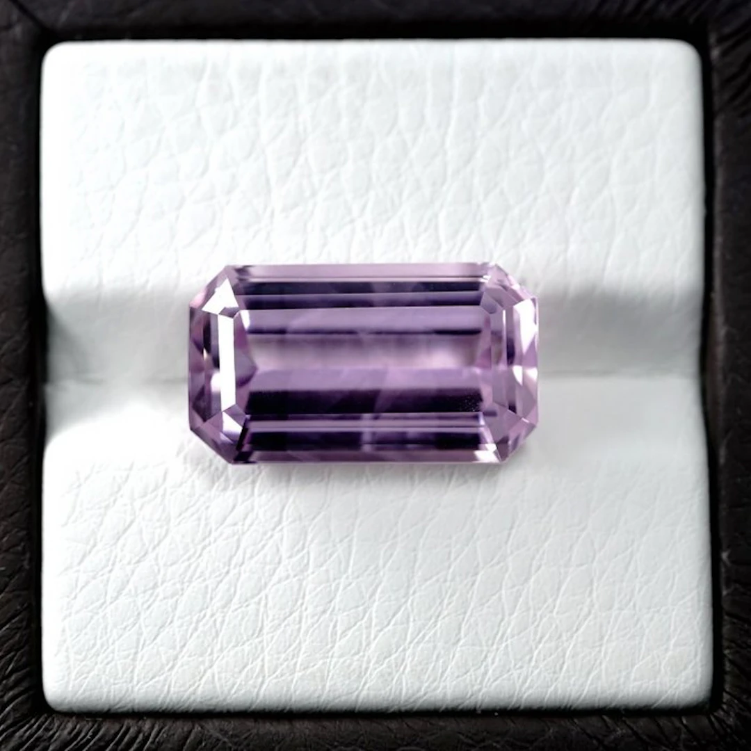 1 pcs Purple Kunzite - 21.89 ct - International Gemological Institute (IGI)