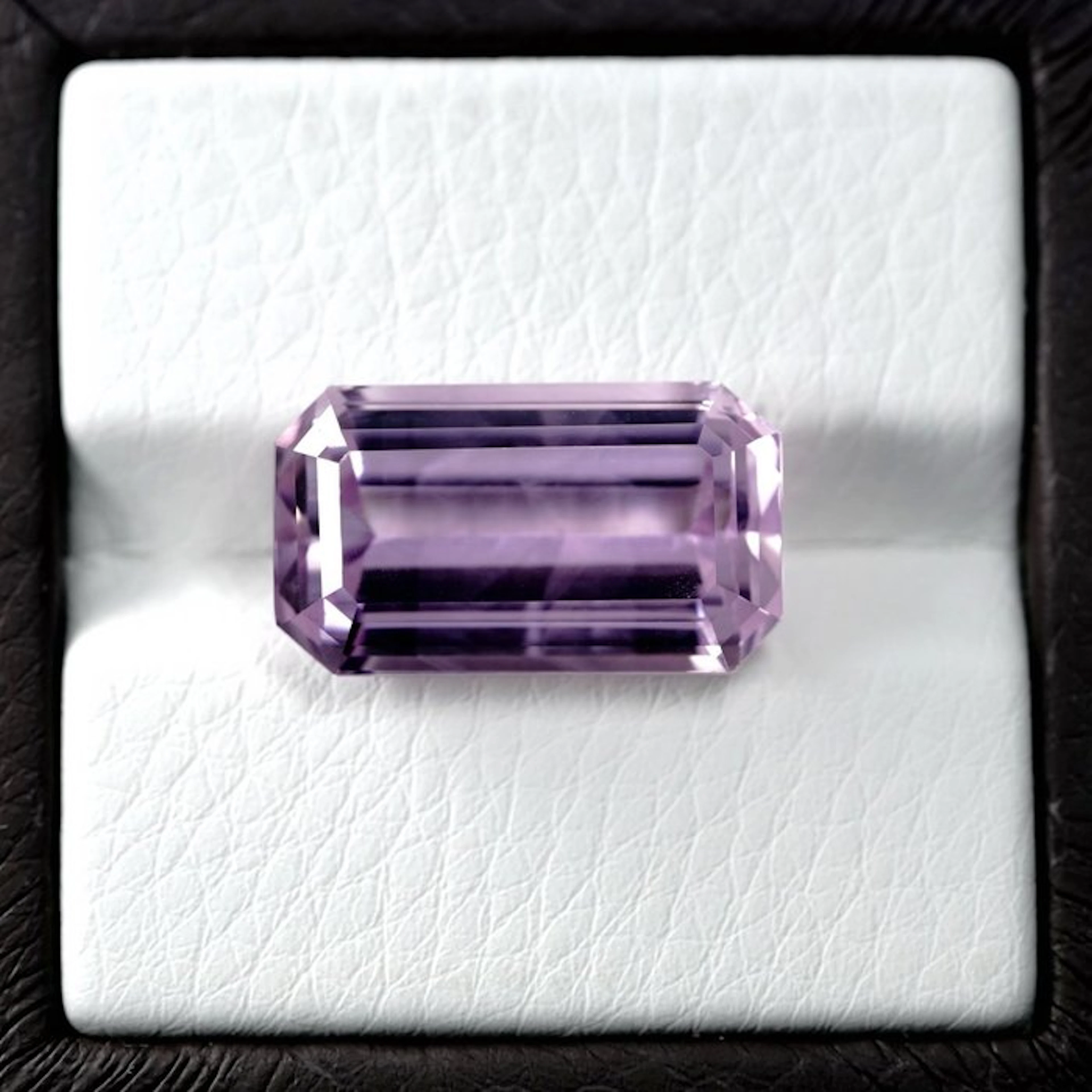 1 pcs Purple Kunzite - 21.89 ct - International Gemological Institute (IGI)