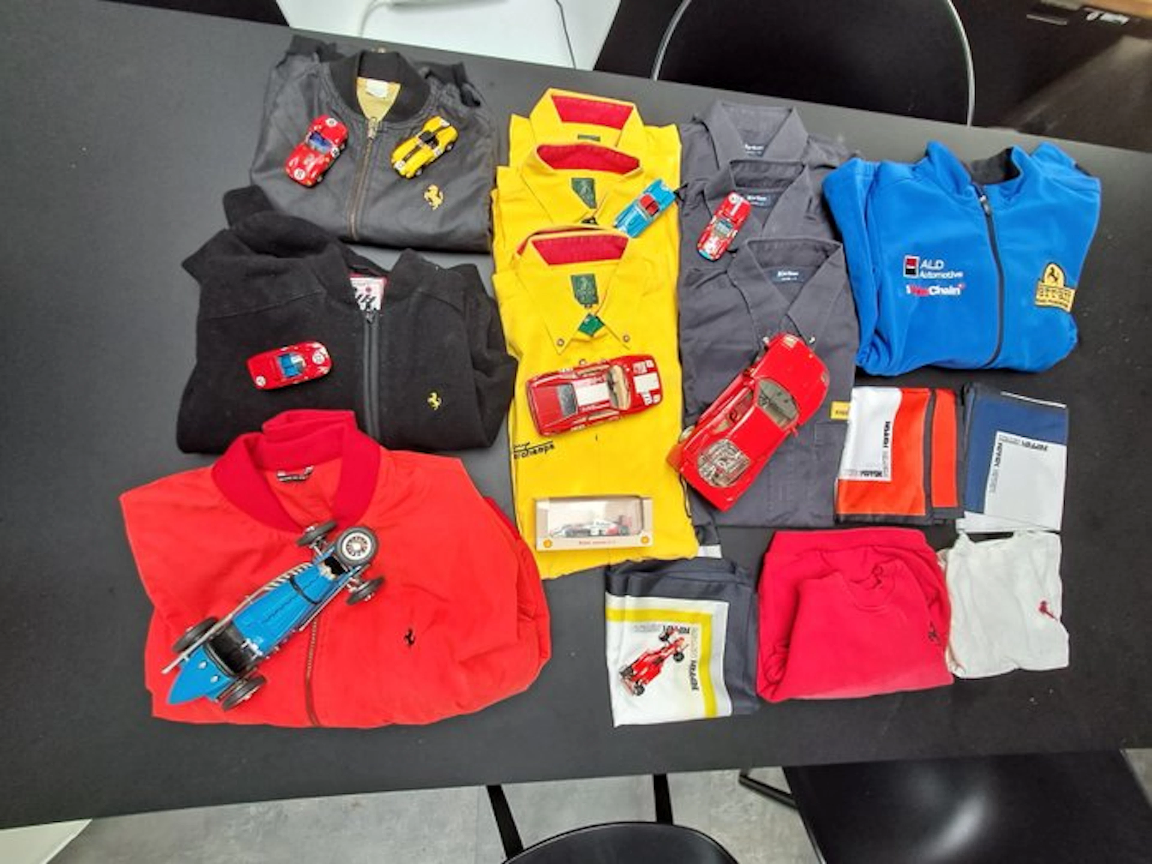 Ferrari - Team wear
