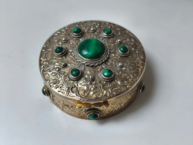Can - Silver - Malachite cabochons