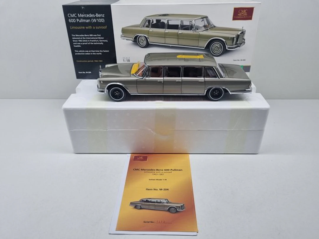 CMC 1:18 - Model car - Mercedes Benz 600 Pullman (W100) M-204 - New