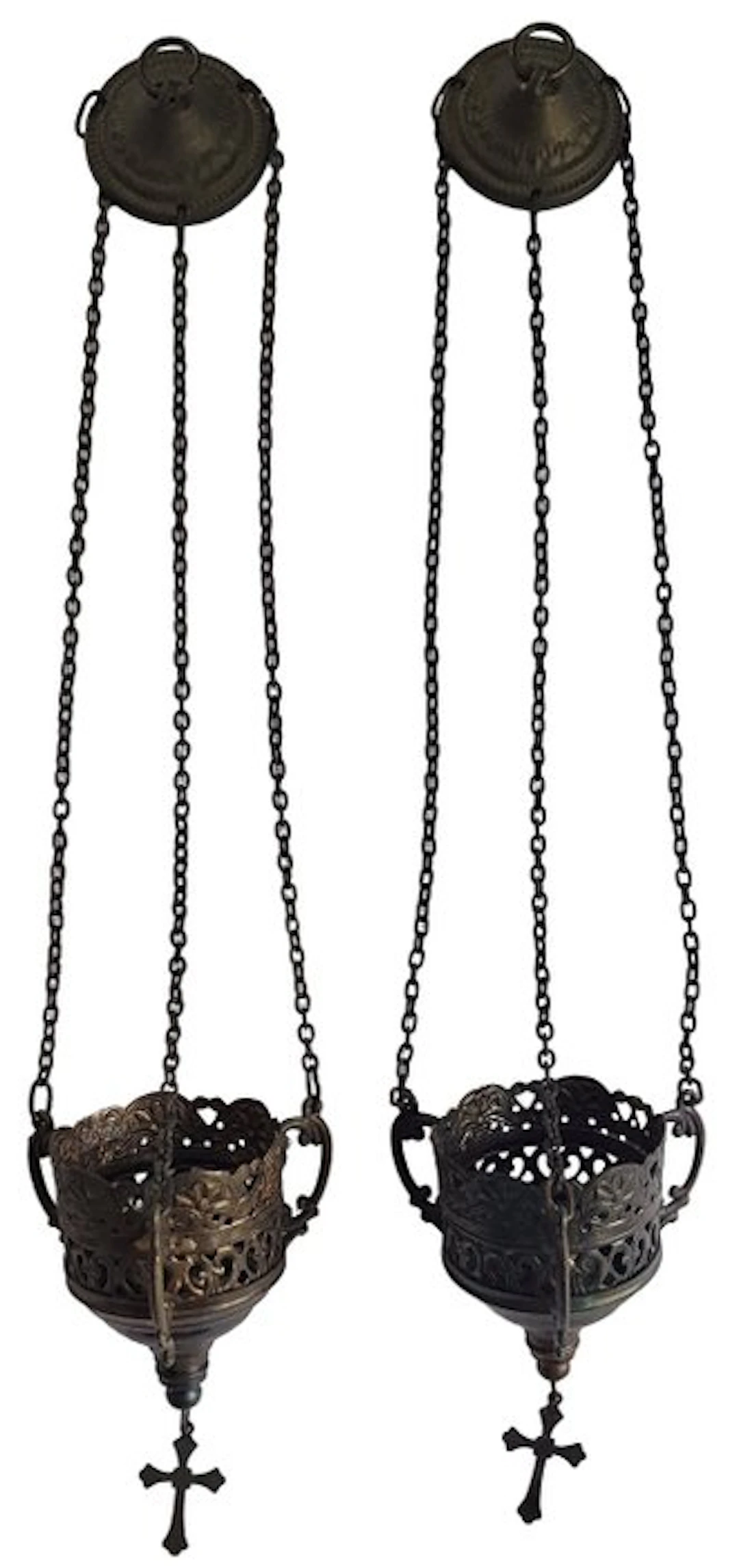 Sanctuary lamp (2) - Sanctuary lamps. - Patinated brass or bronze.
