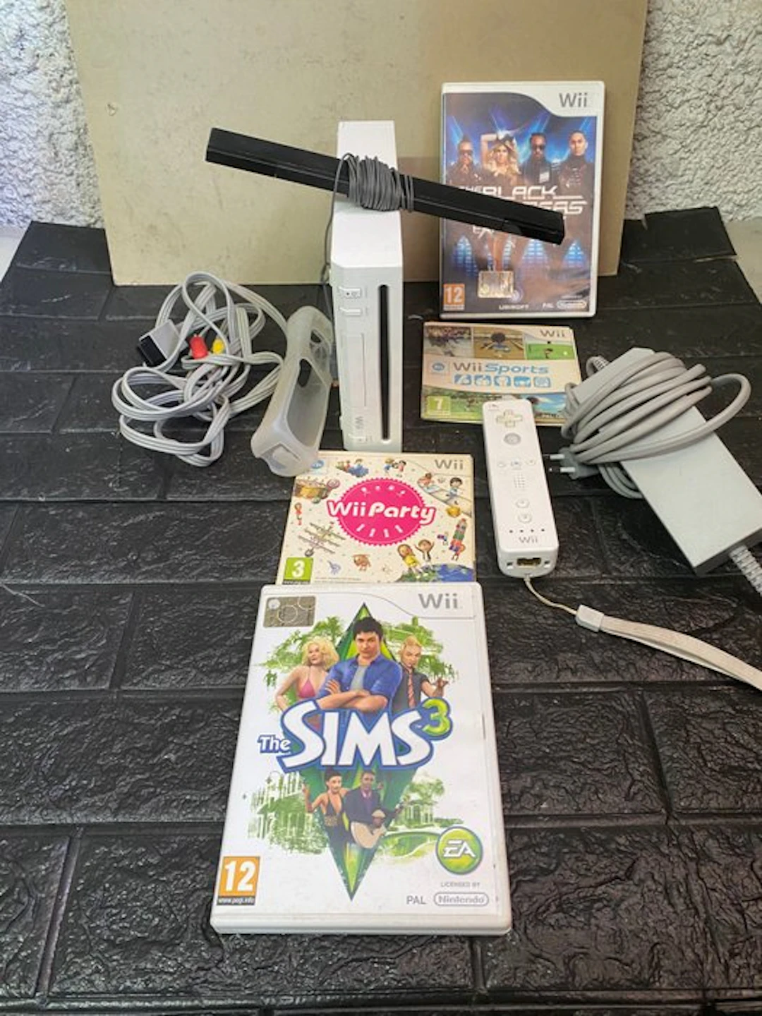 Nintendo - Wii - Wii - Video game console + games - Without original box
